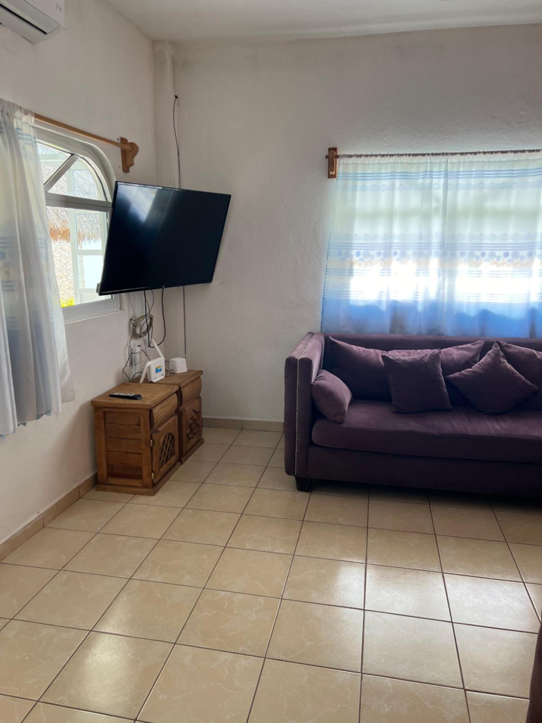 Five-Bedroom House photo 1