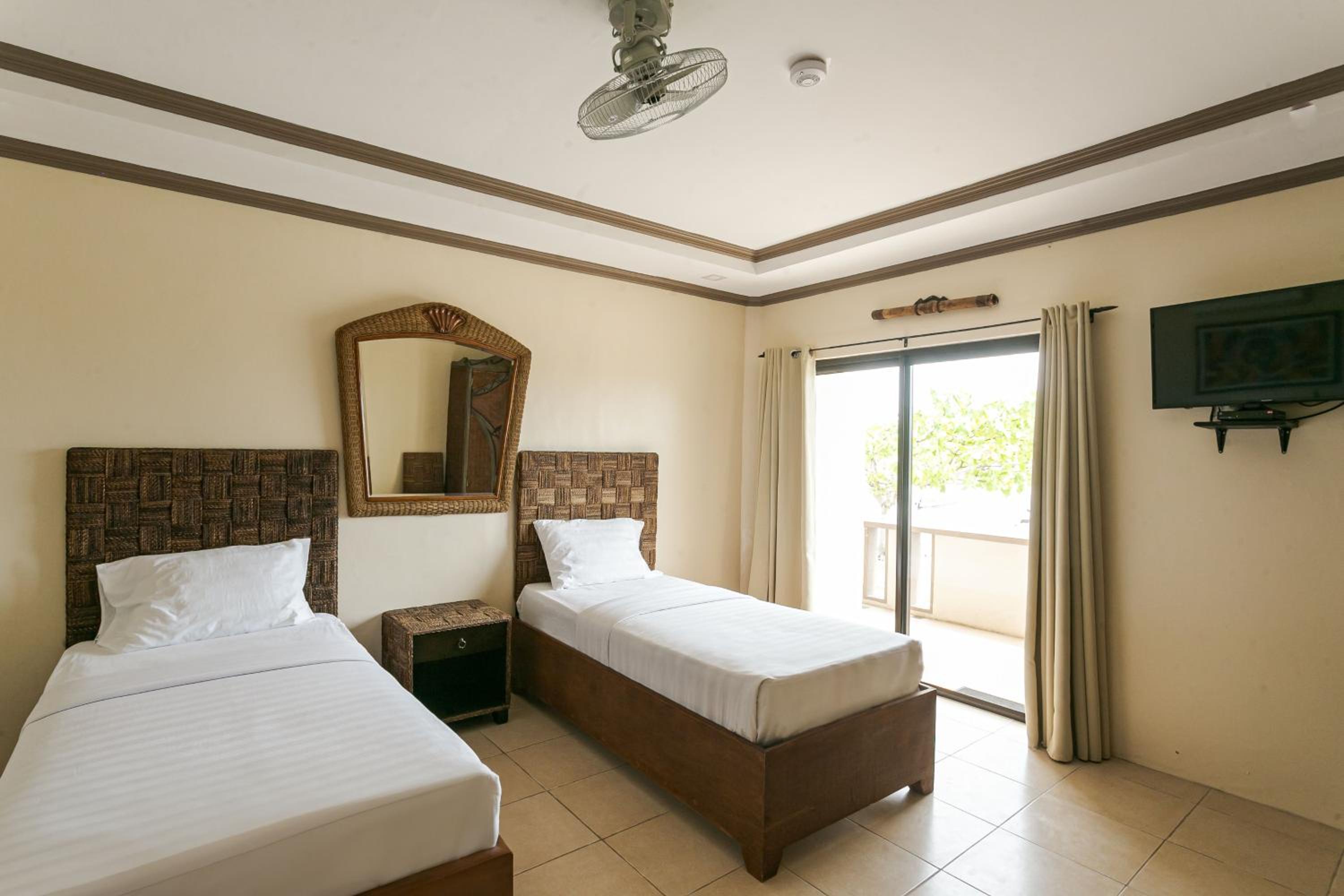 Twin Room with Sea View photo 2
