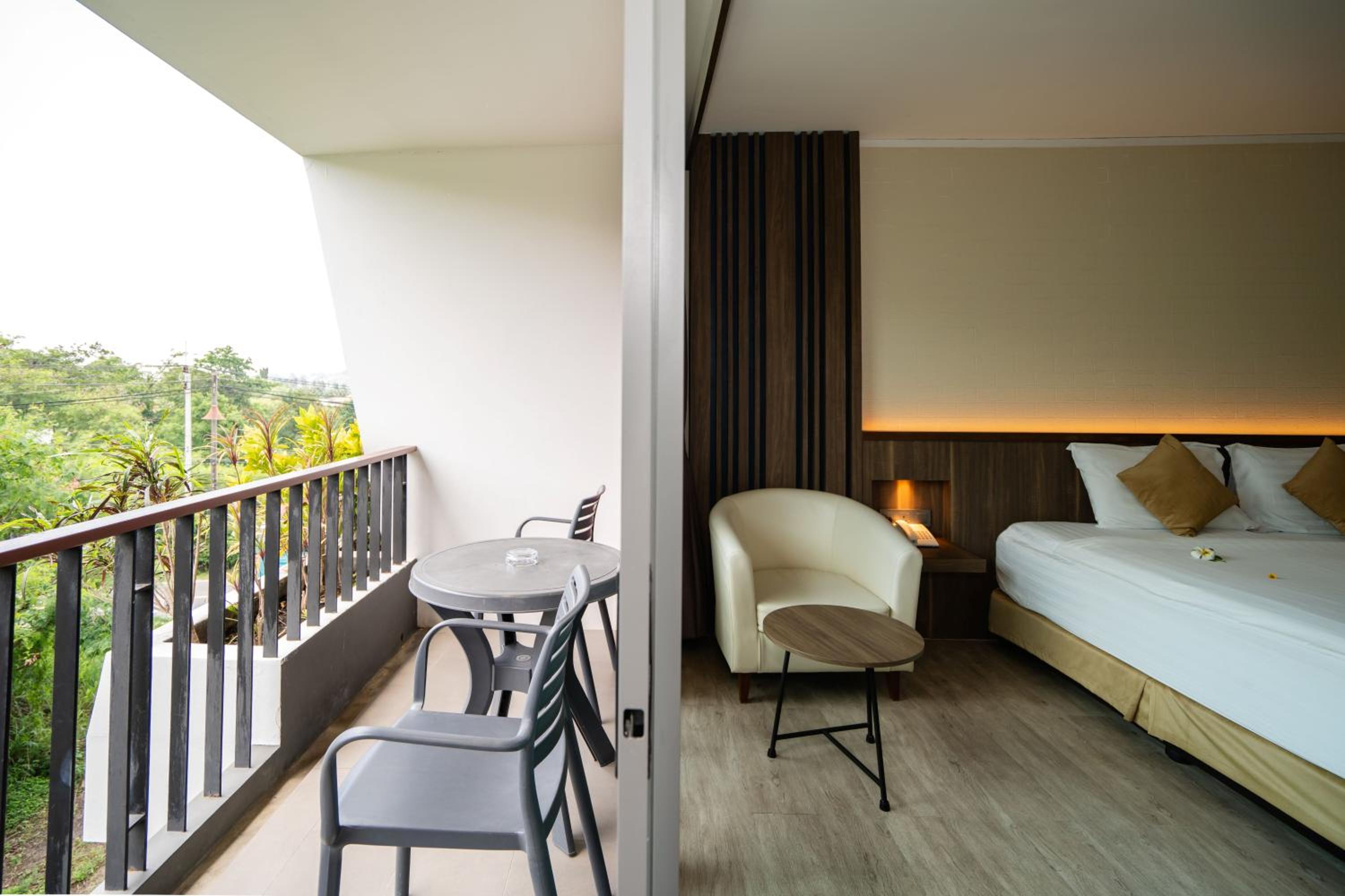 Deluxe Triple Room - Photo 2