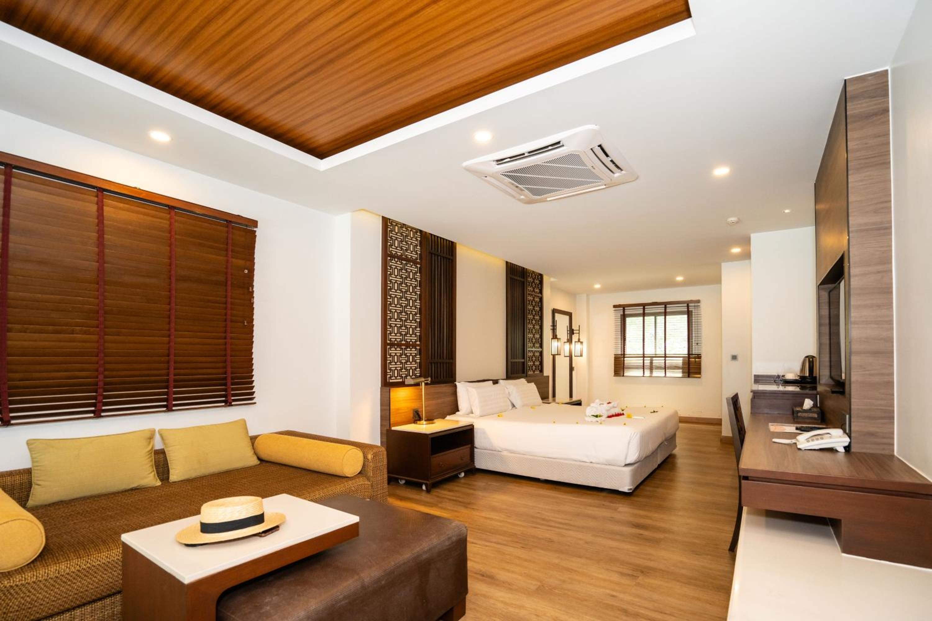 Villa Room with Garden View - Photo 6