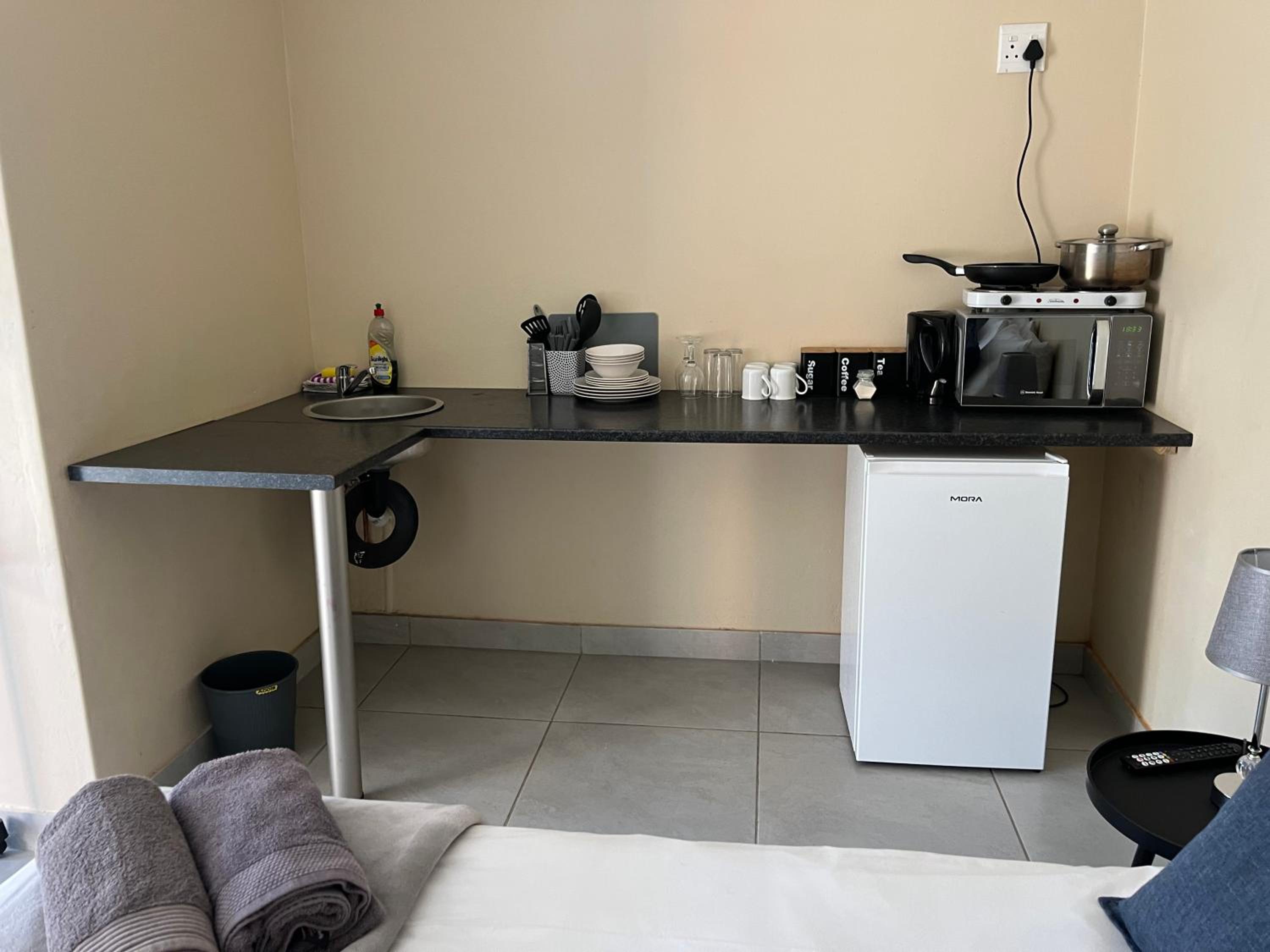 Deluxe Double Room (2 Adults + 1 Child) photo 3