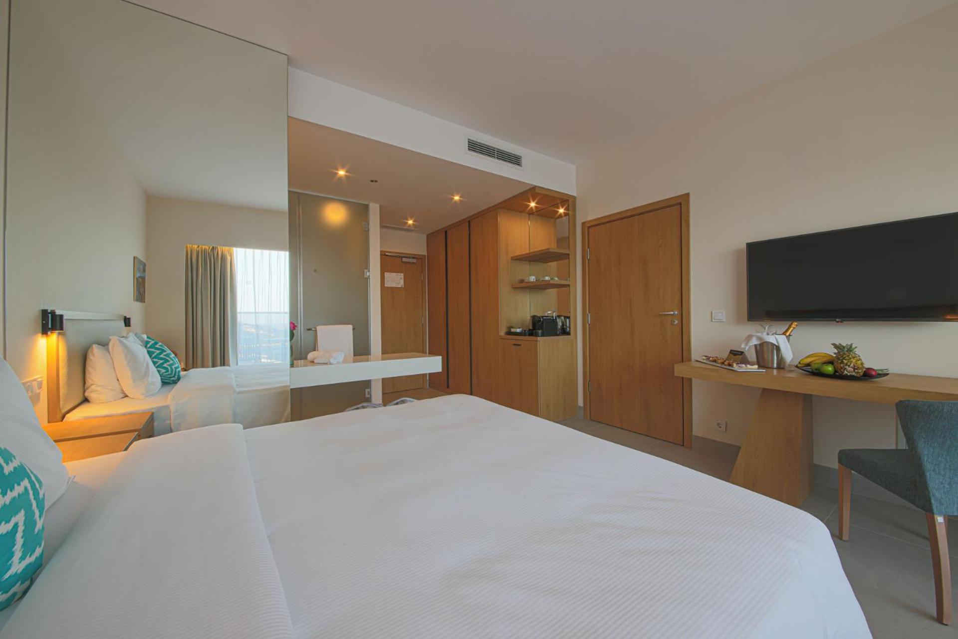 Family connecting room – Superior