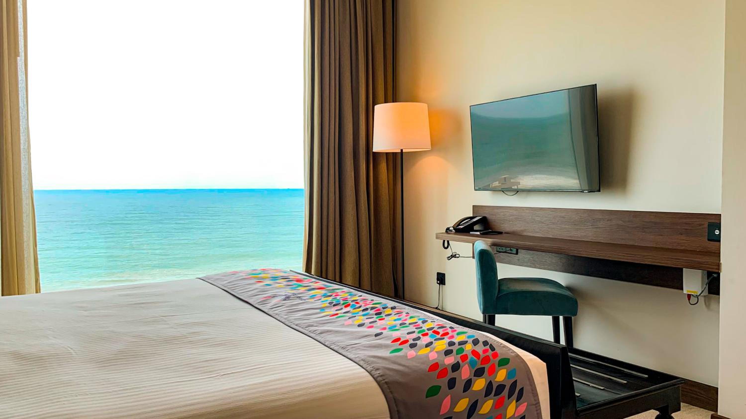 Deluxe King Room with Sea View  - Photo 5