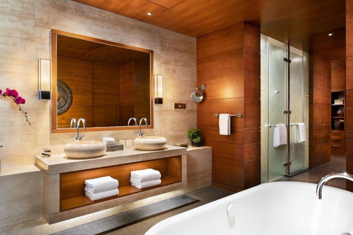 Clear Water Bay Pool Suite - Photo 5