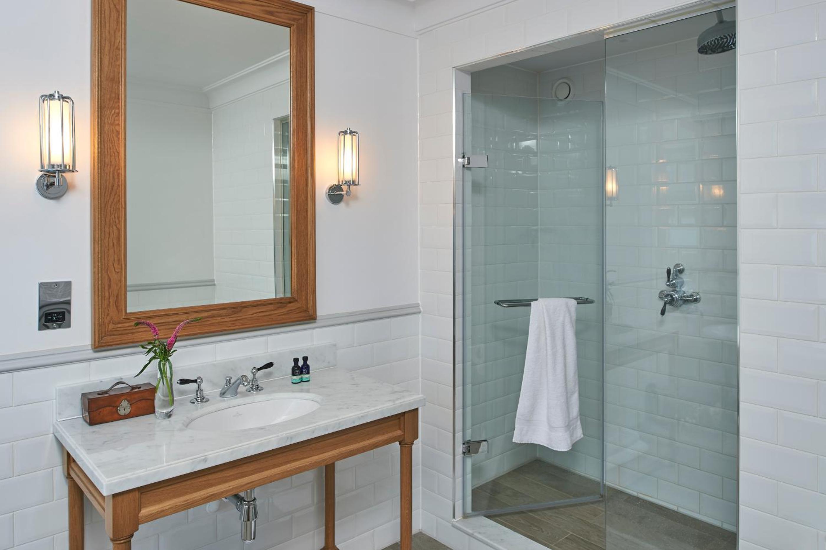 Standard Twin Room - Photo 2