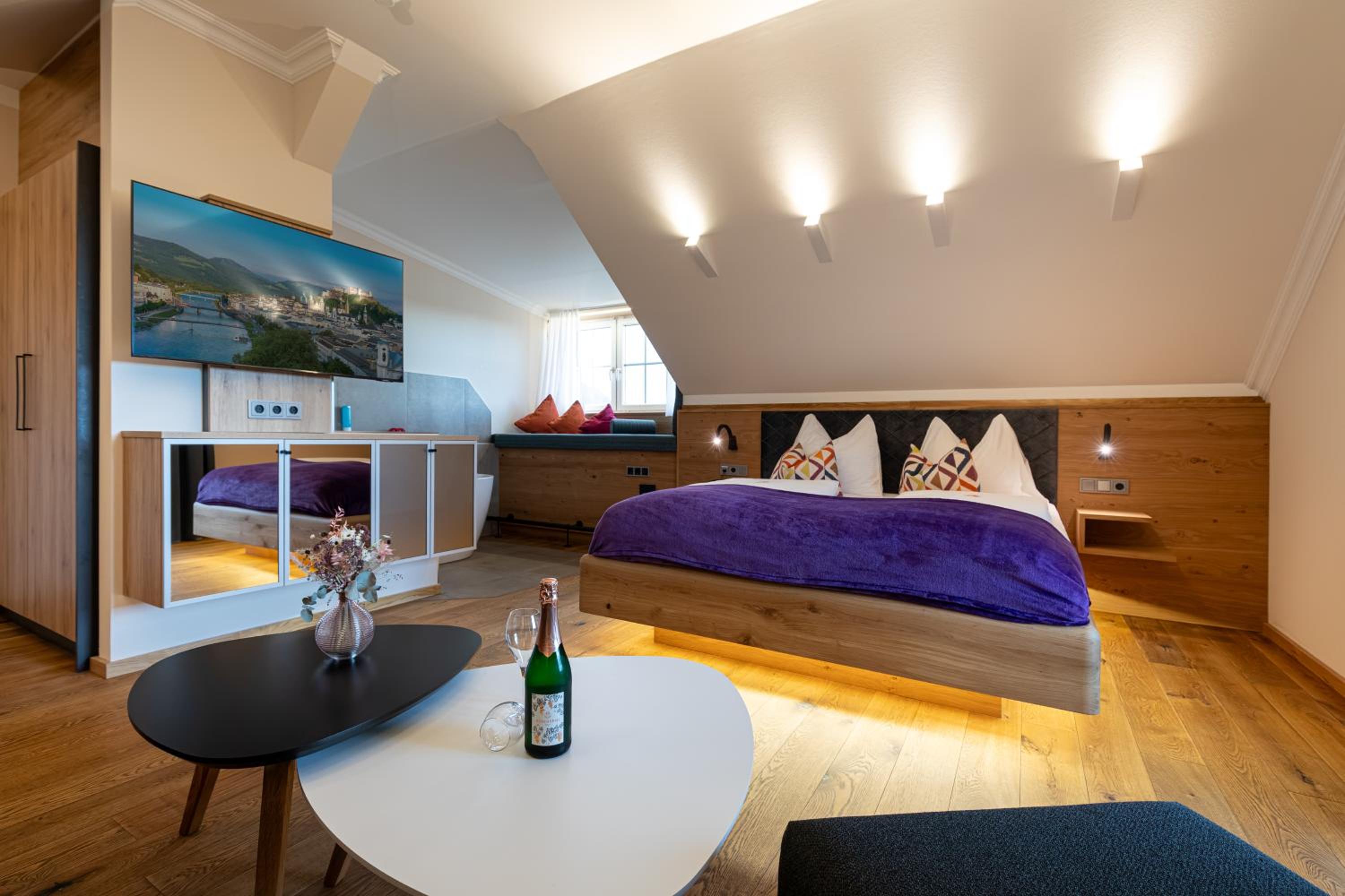 Junior Suite with Balcony