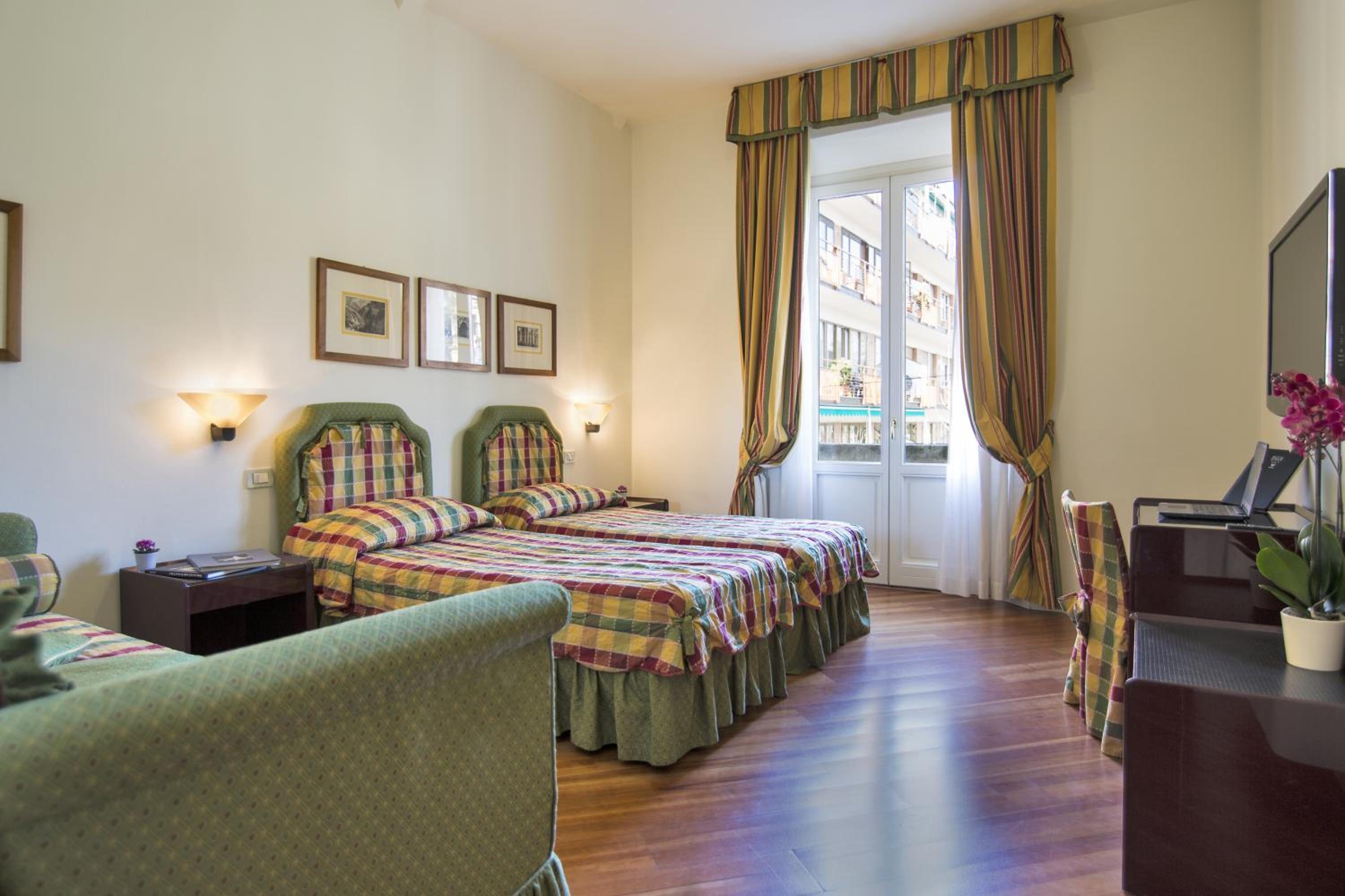 Quadruple Room - Photo 4