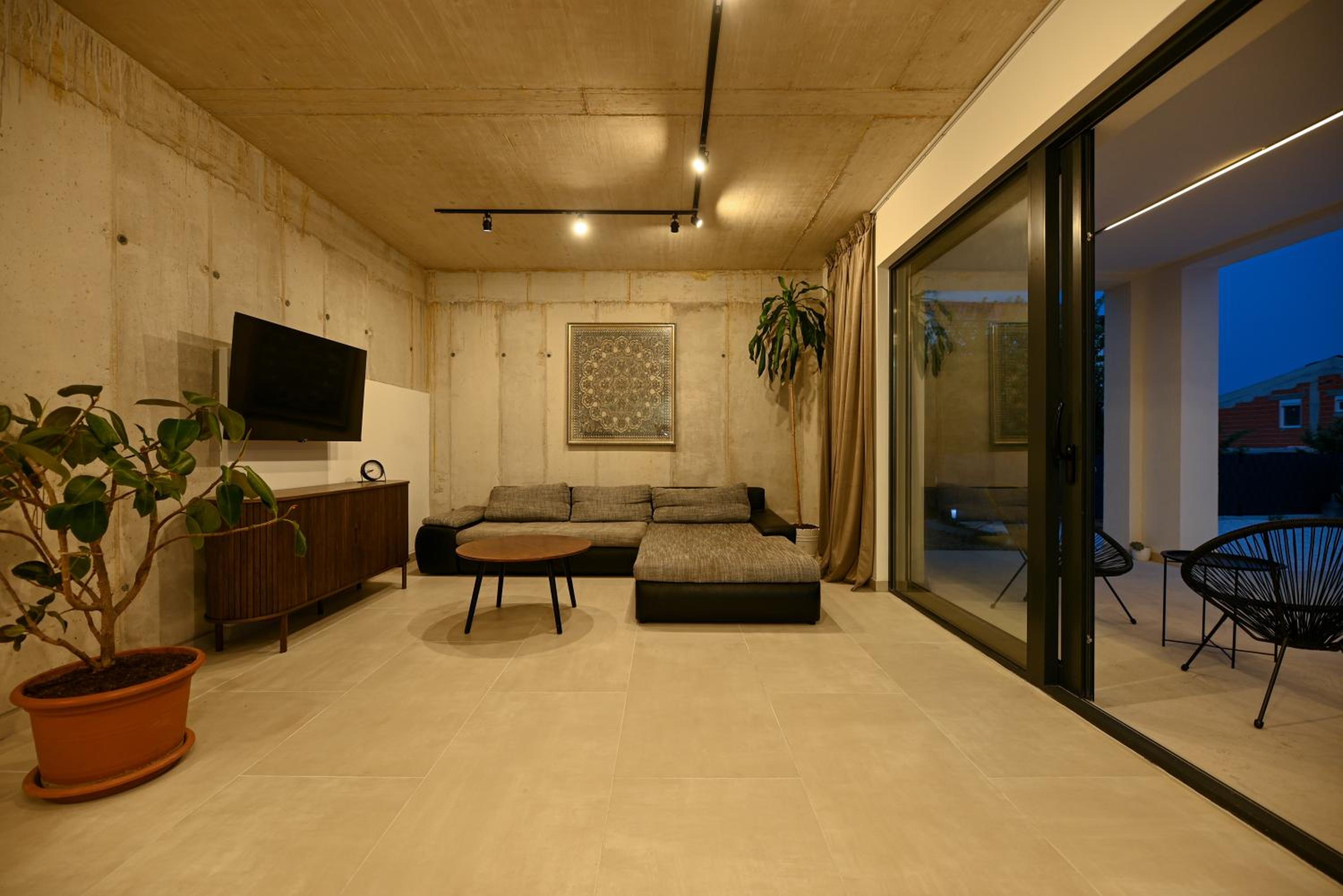 Three-Bedroom Villa photo 1