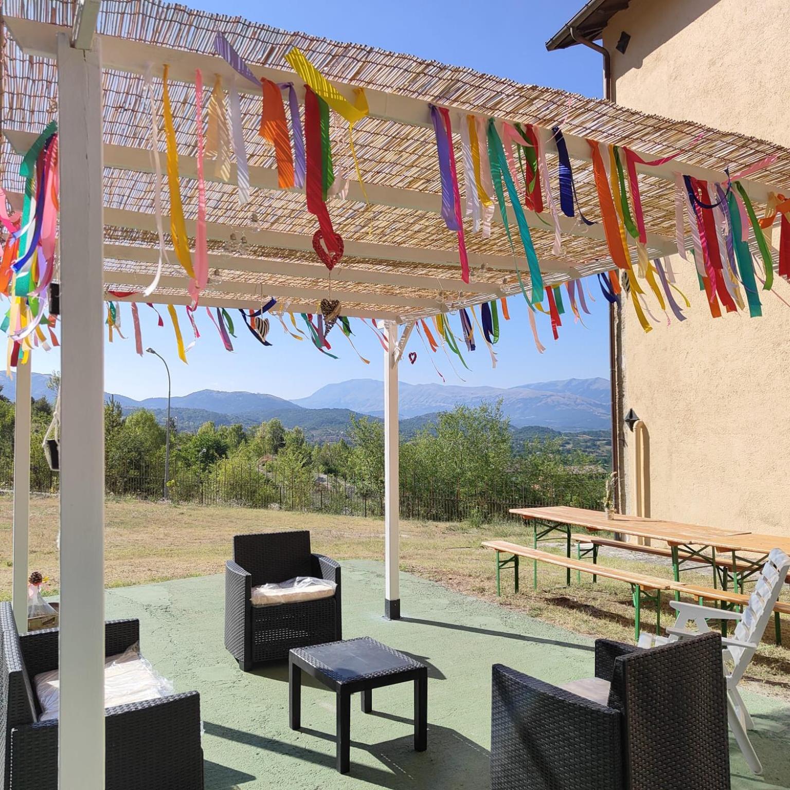 Apartment with Mountain View photo 3
