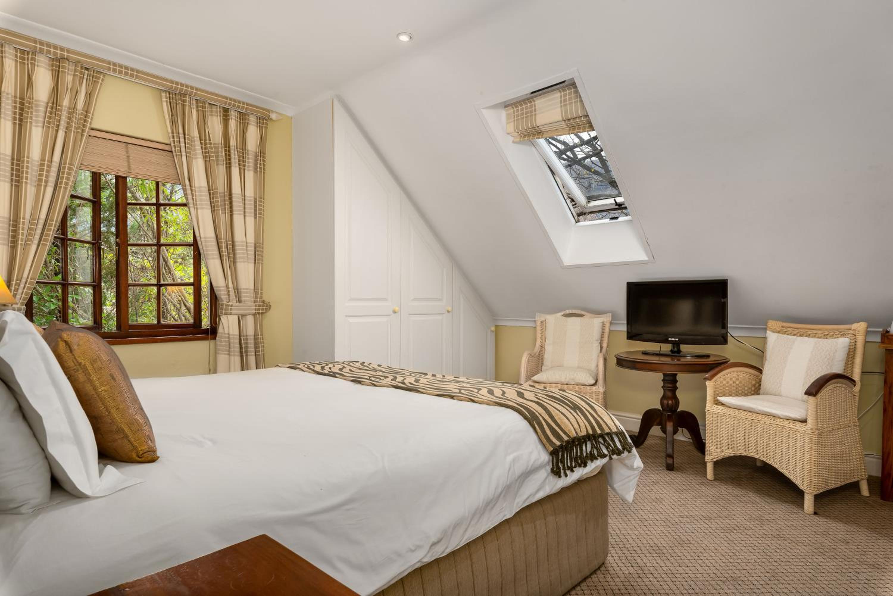 Deluxe Room - Photo 1