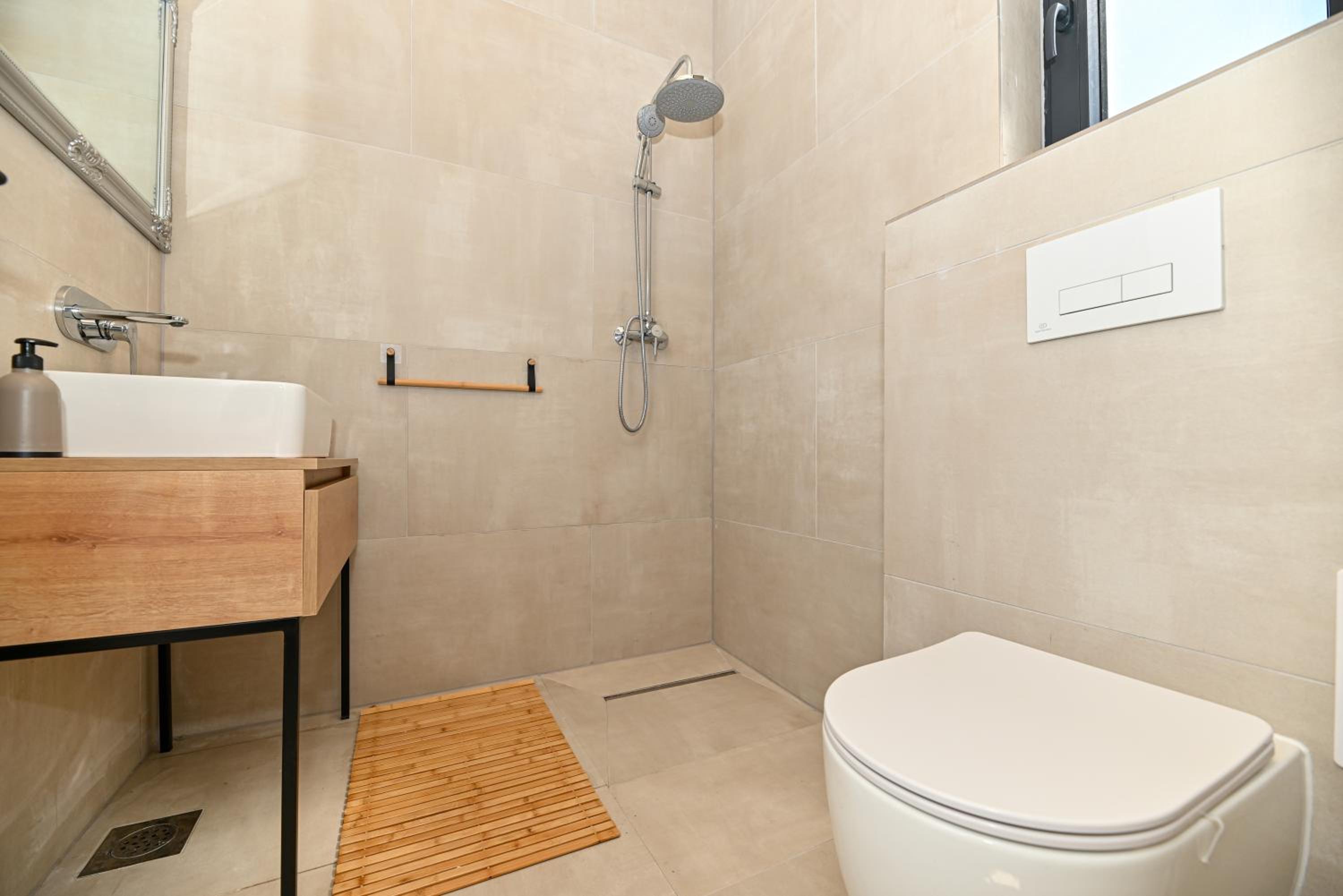 Three-Bedroom Villa photo 2