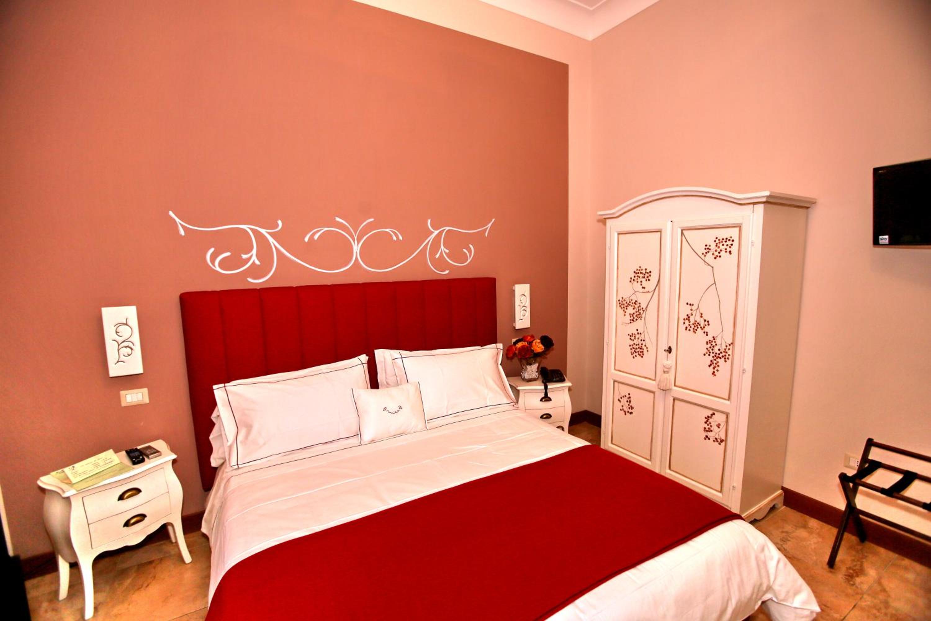 Deluxe Double Room - Photo 22
