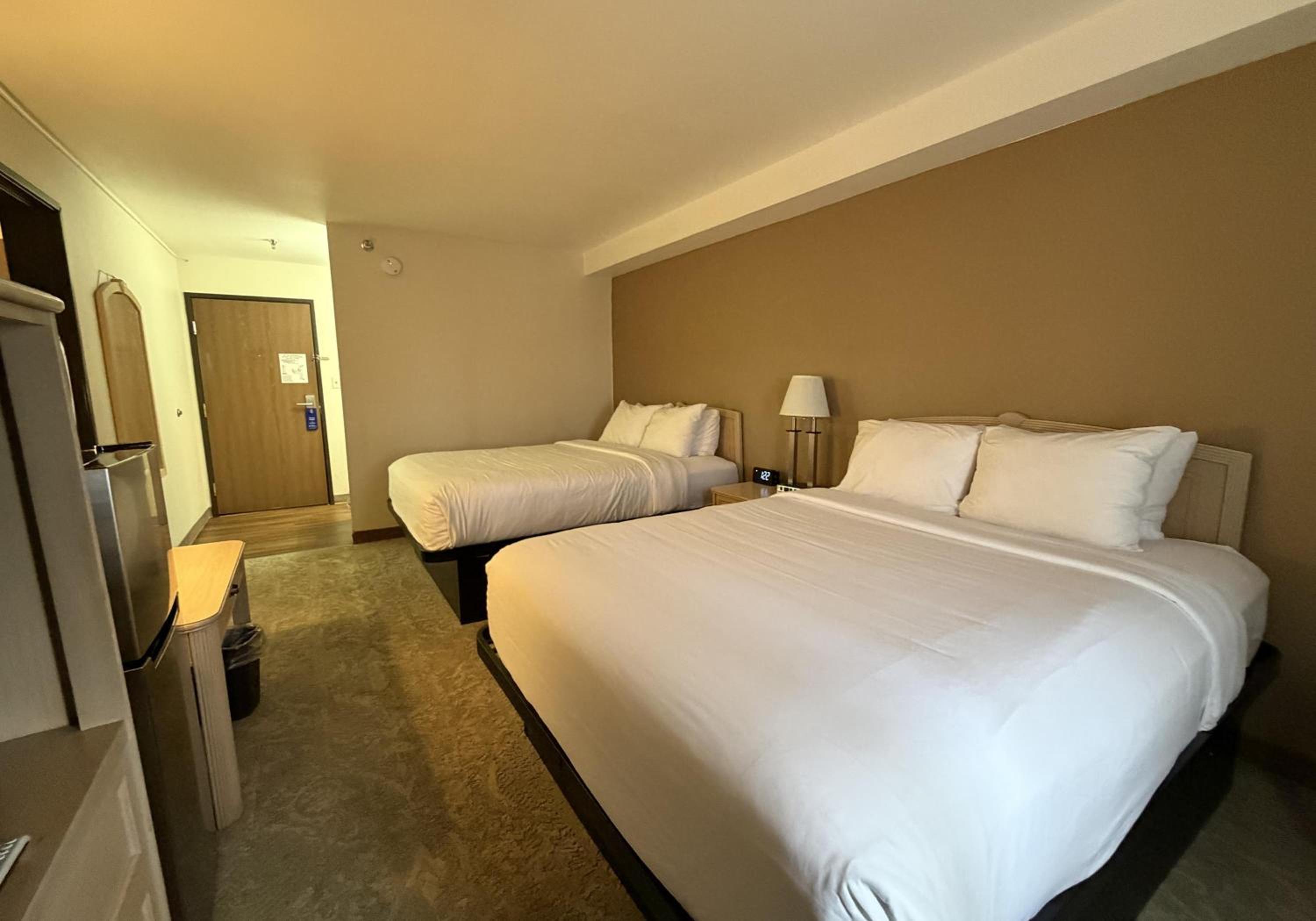 Queen Room with Two Queen Beds - Non-Smoking