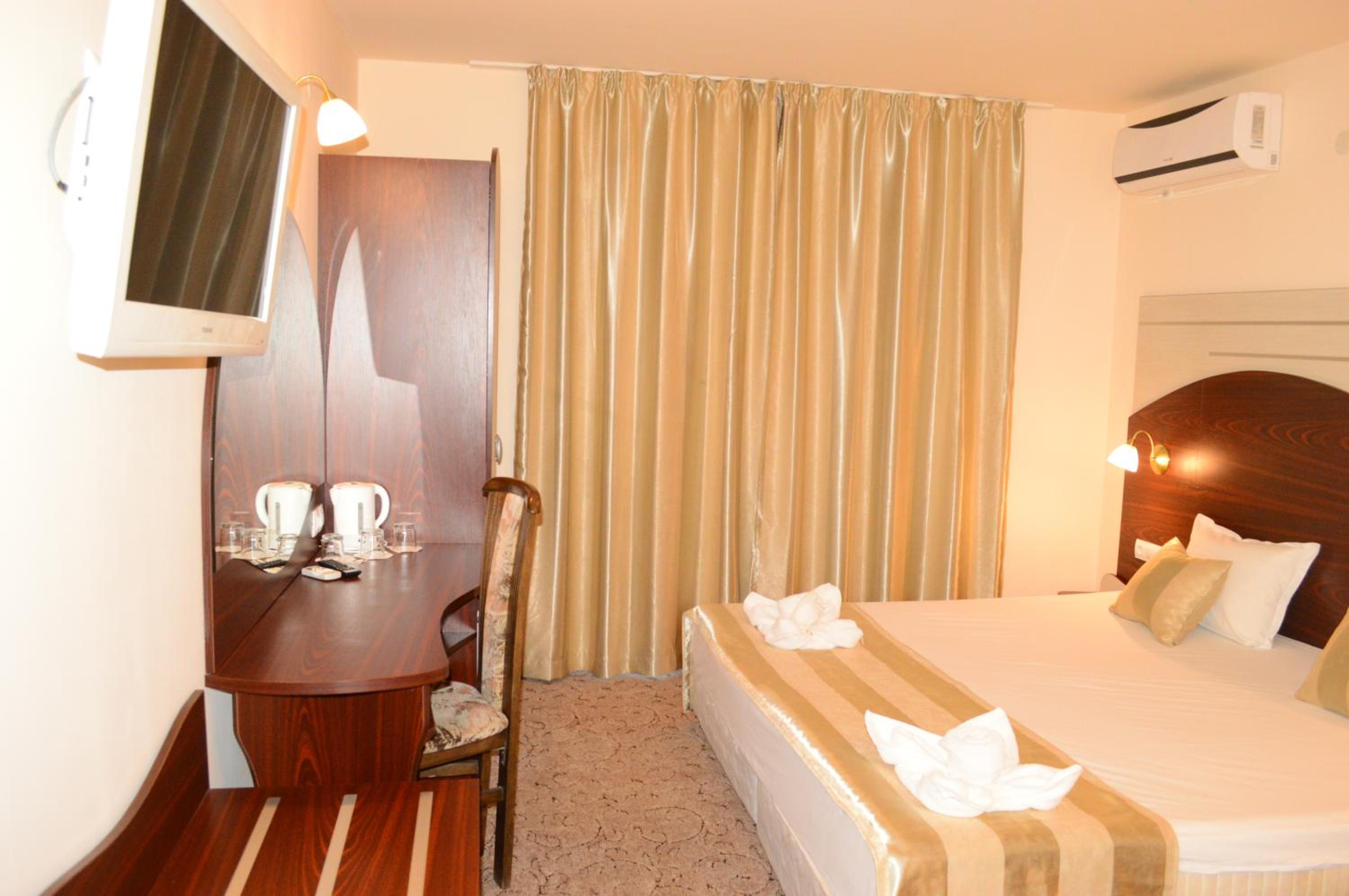 Deluxe Triple Room - Photo 3