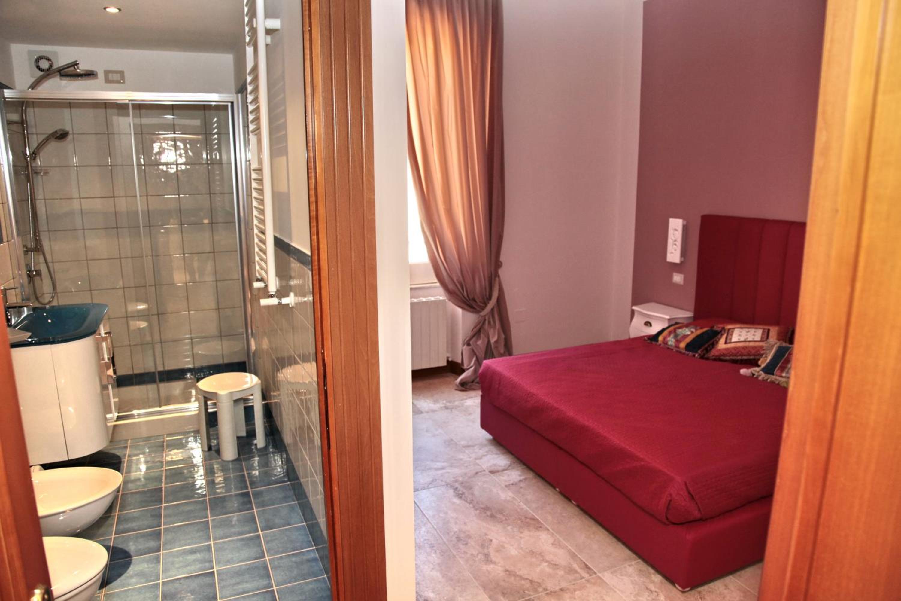 Deluxe Double Room - Photo 23