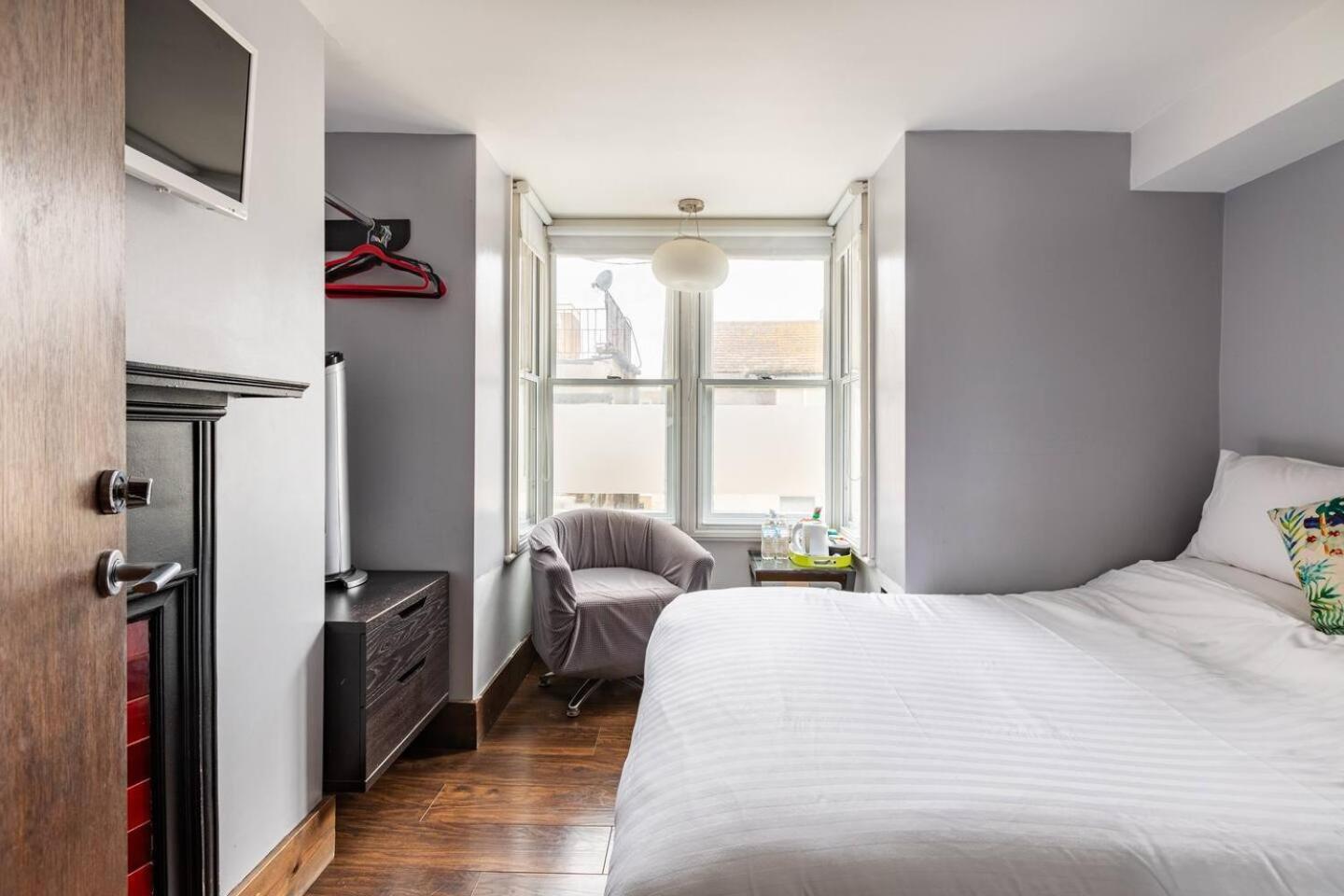 Standard Double Room - Photo 3