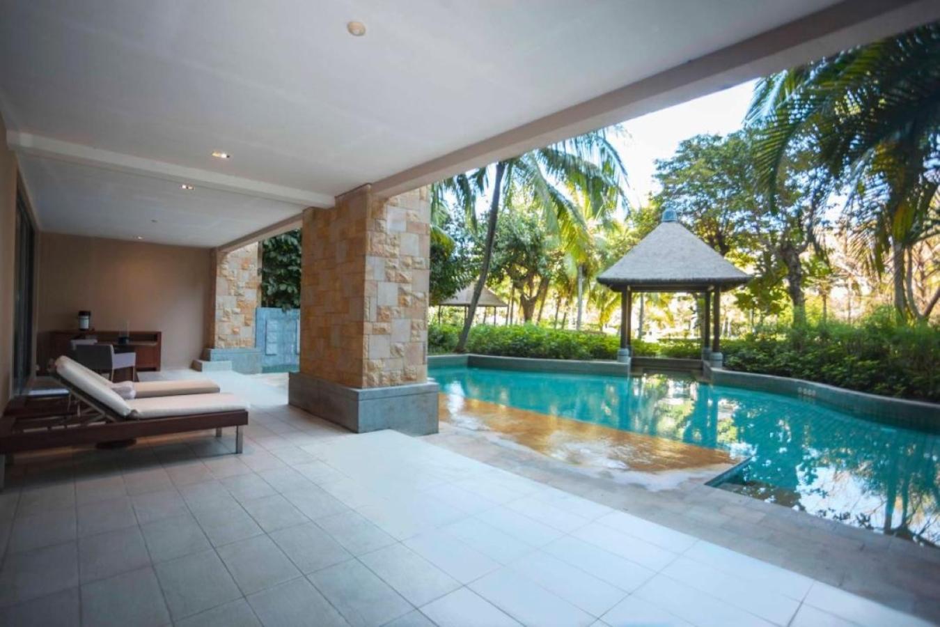 Premium Bay Pool Suite  - Photo 2