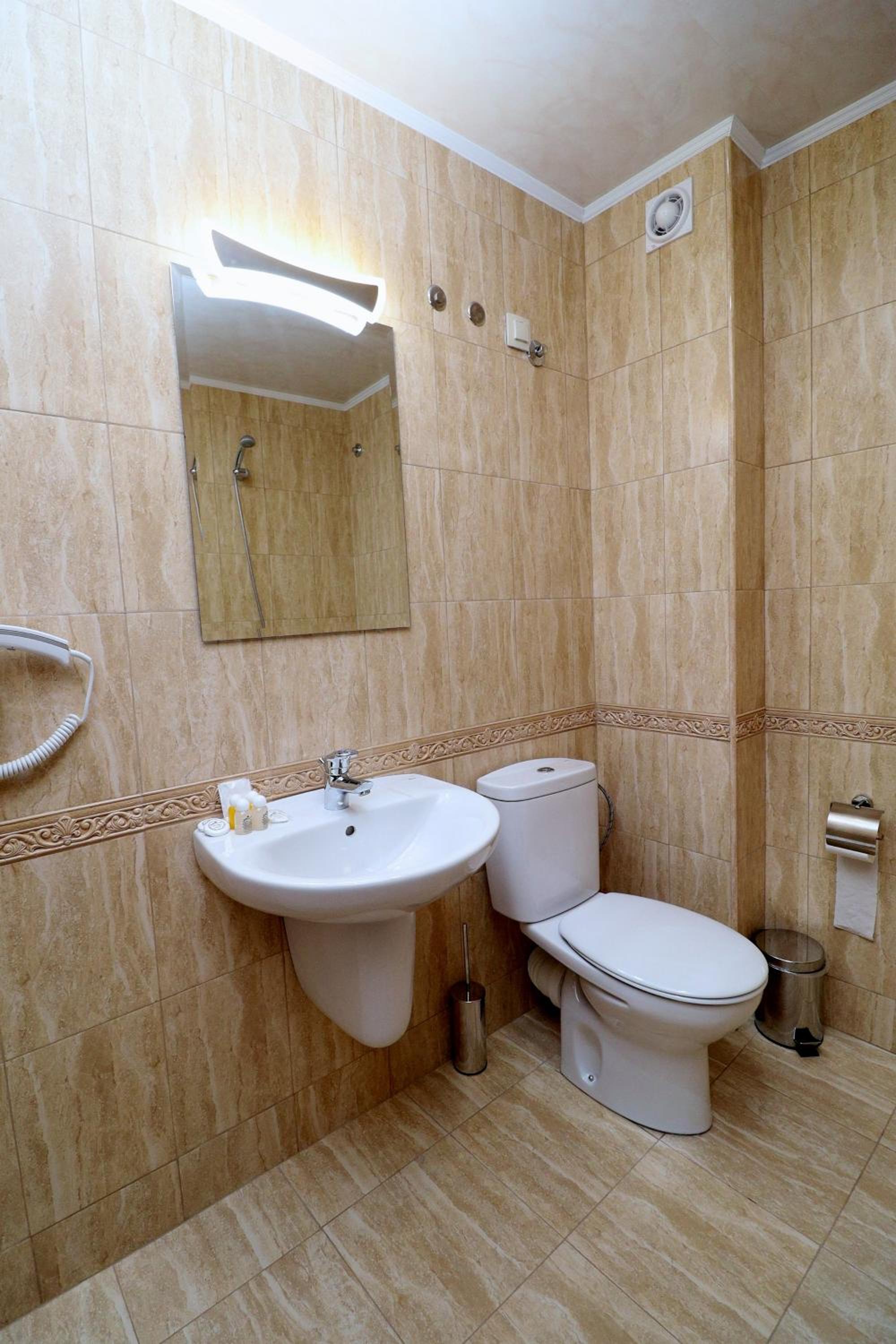 Standard Double Room - Photo 6