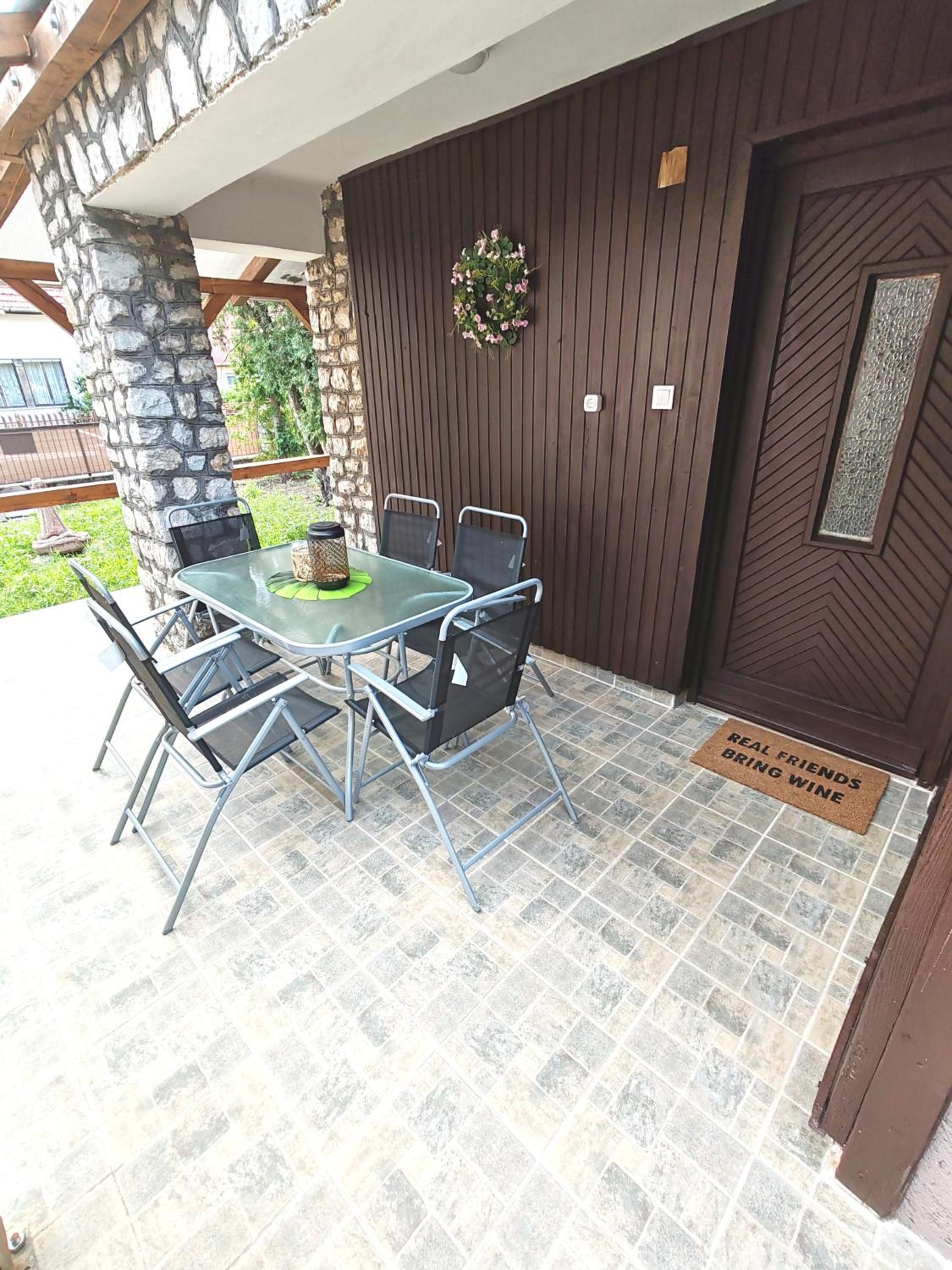 Three-Bedroom House photo 2
