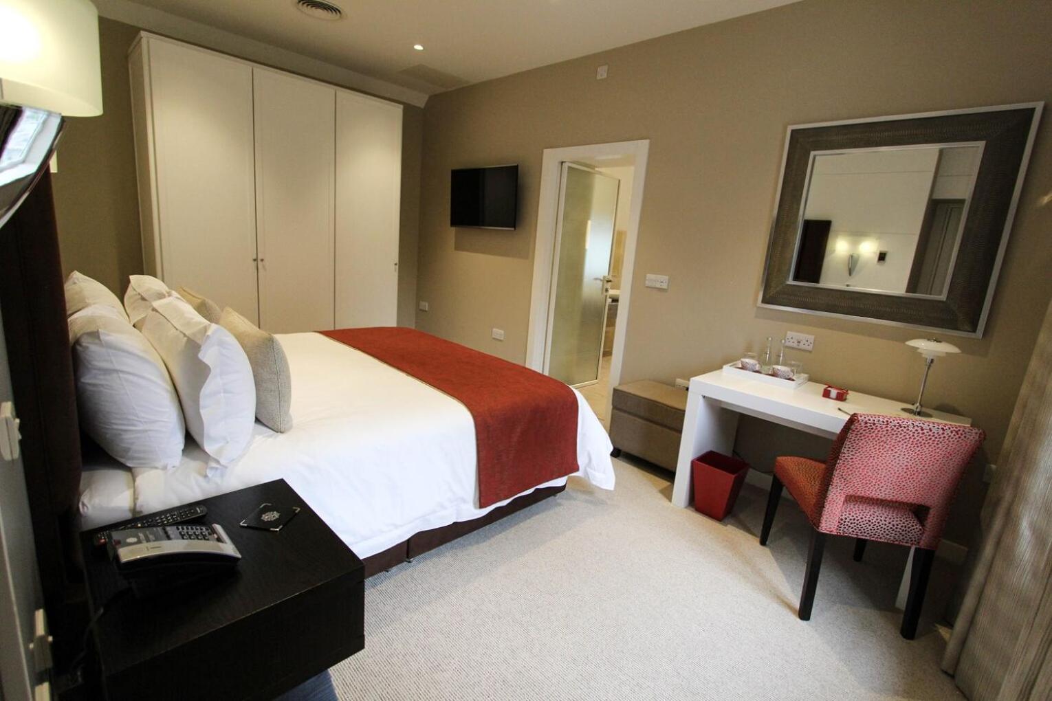 Queen Room photo 1