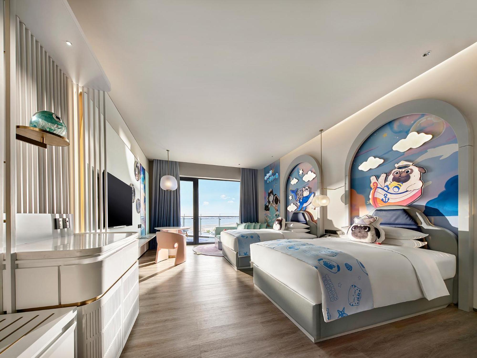 Themed Double Room with Two Double Beds, Balcony and Ocean View - Photo 1
