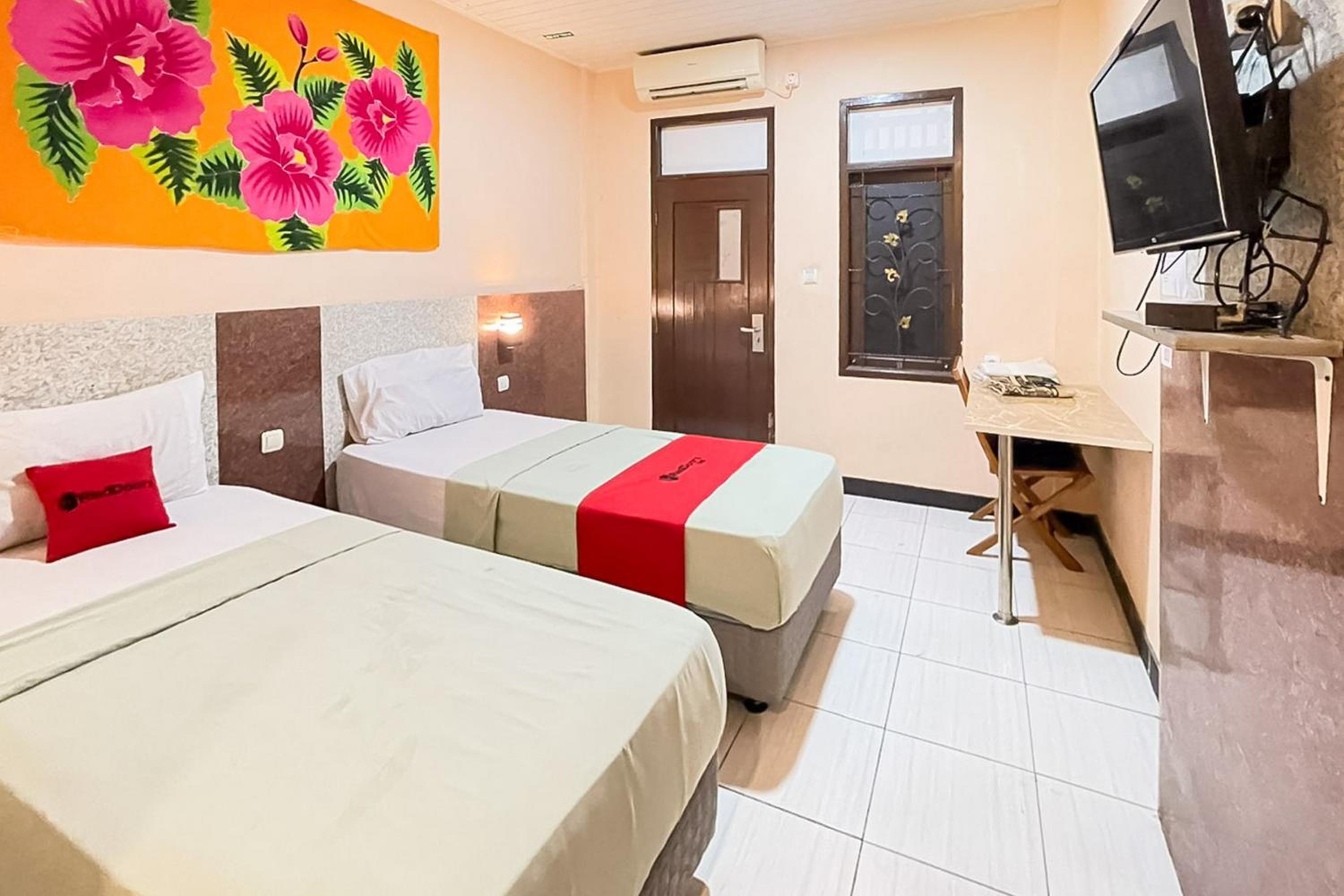 Standard Twin Room - Photo 1