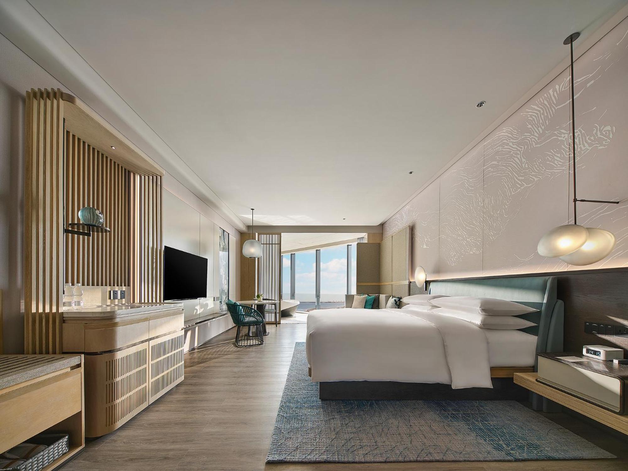 Oceanfront King Room - Photo 2