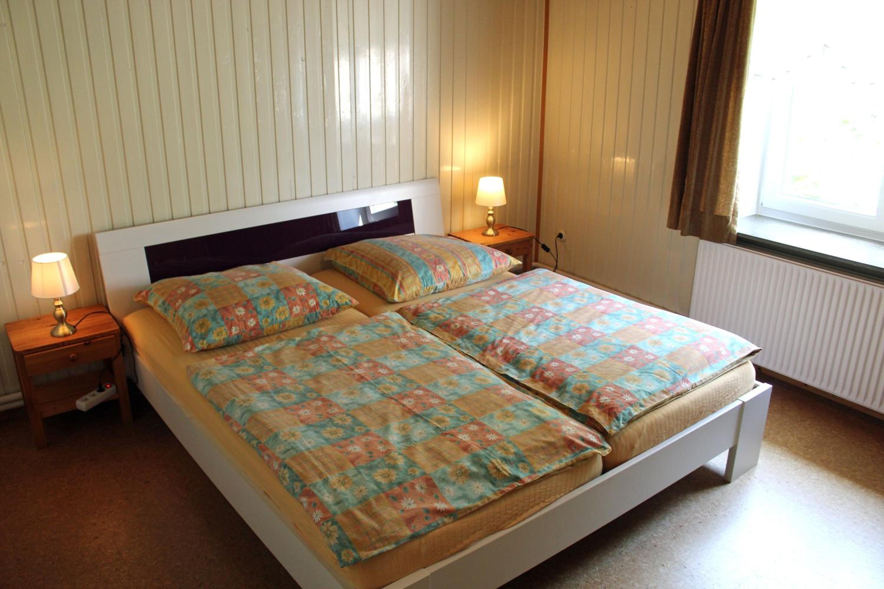 Two-Bedroom Apartment with Shower  photo 2