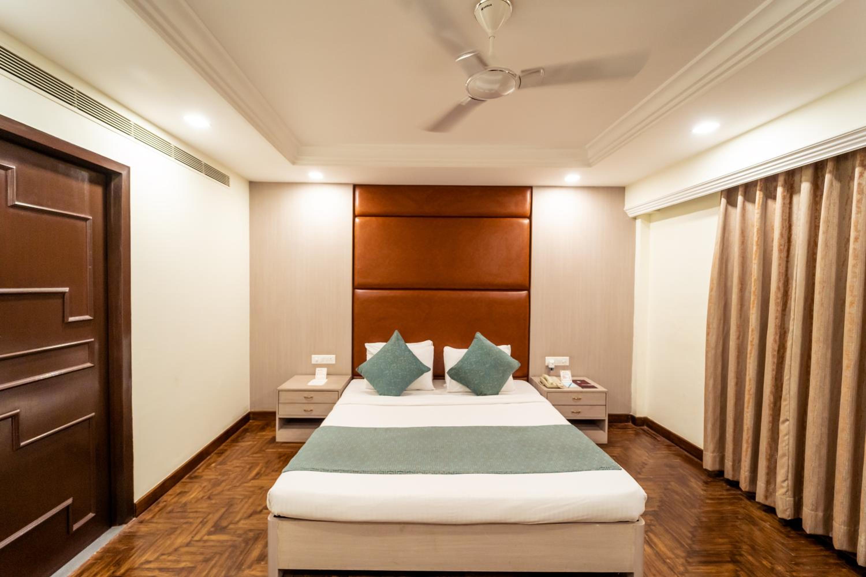 Suite - Photo 3