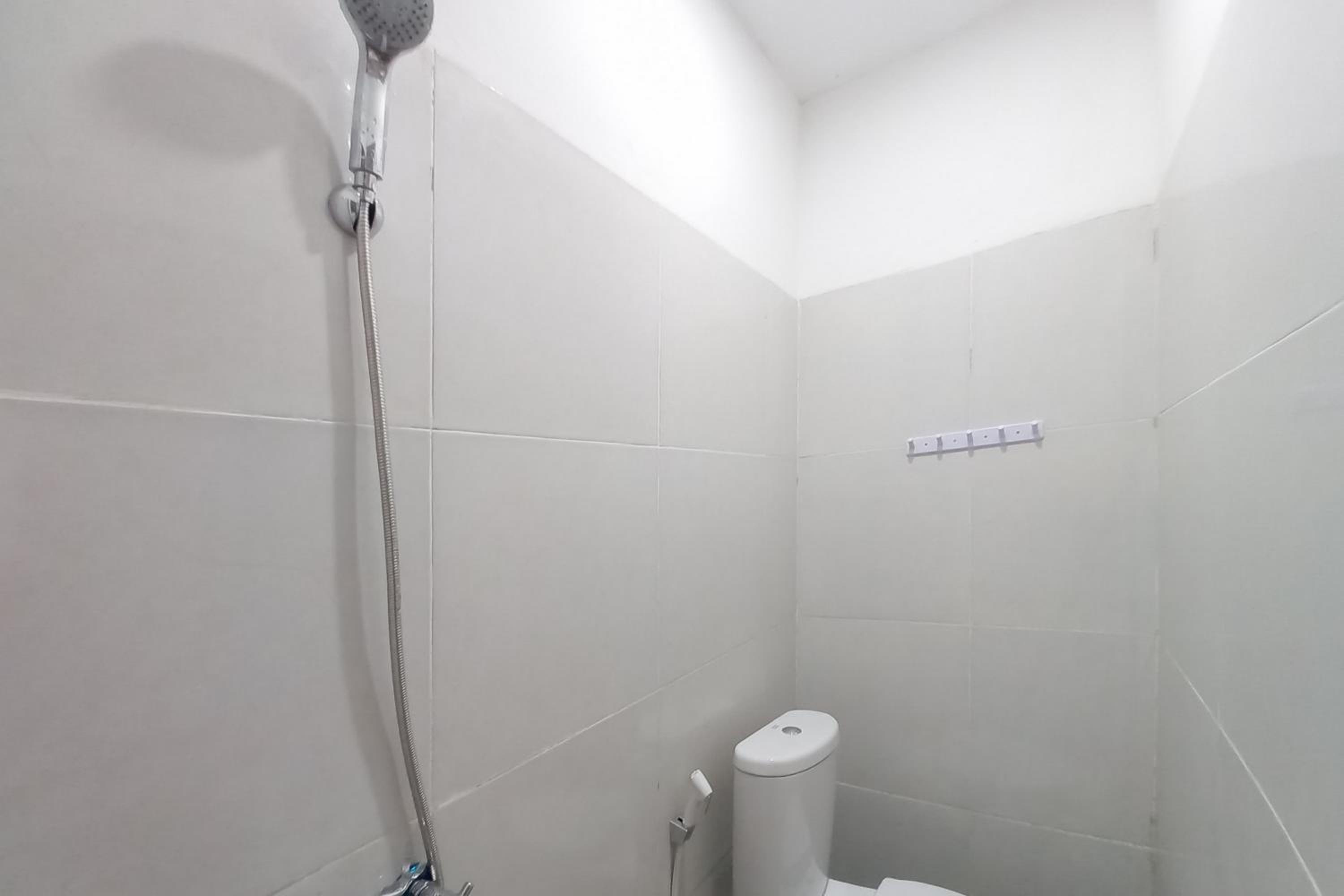 Standard Twin Room - Photo 9