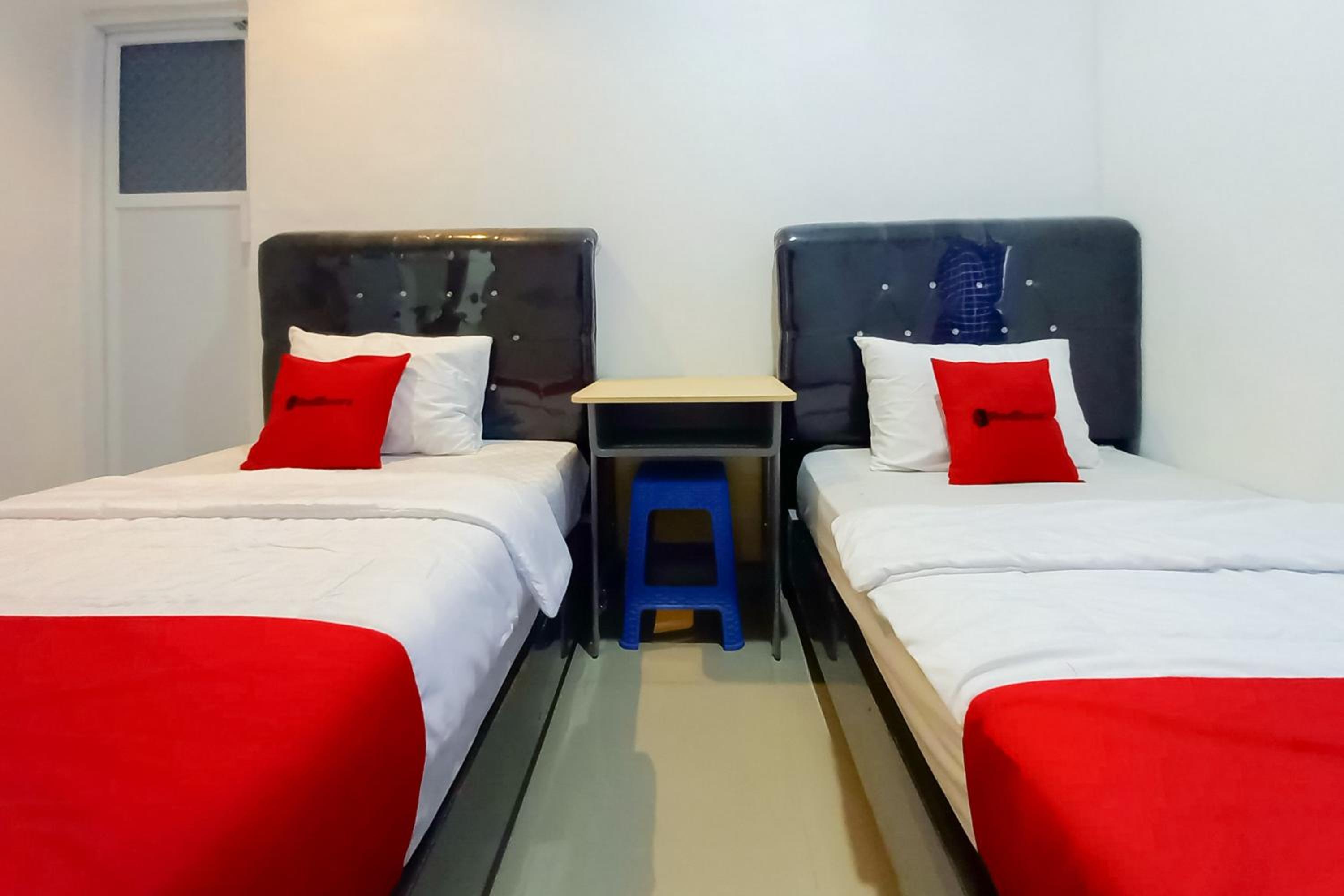 Standard Twin Room - Photo 3