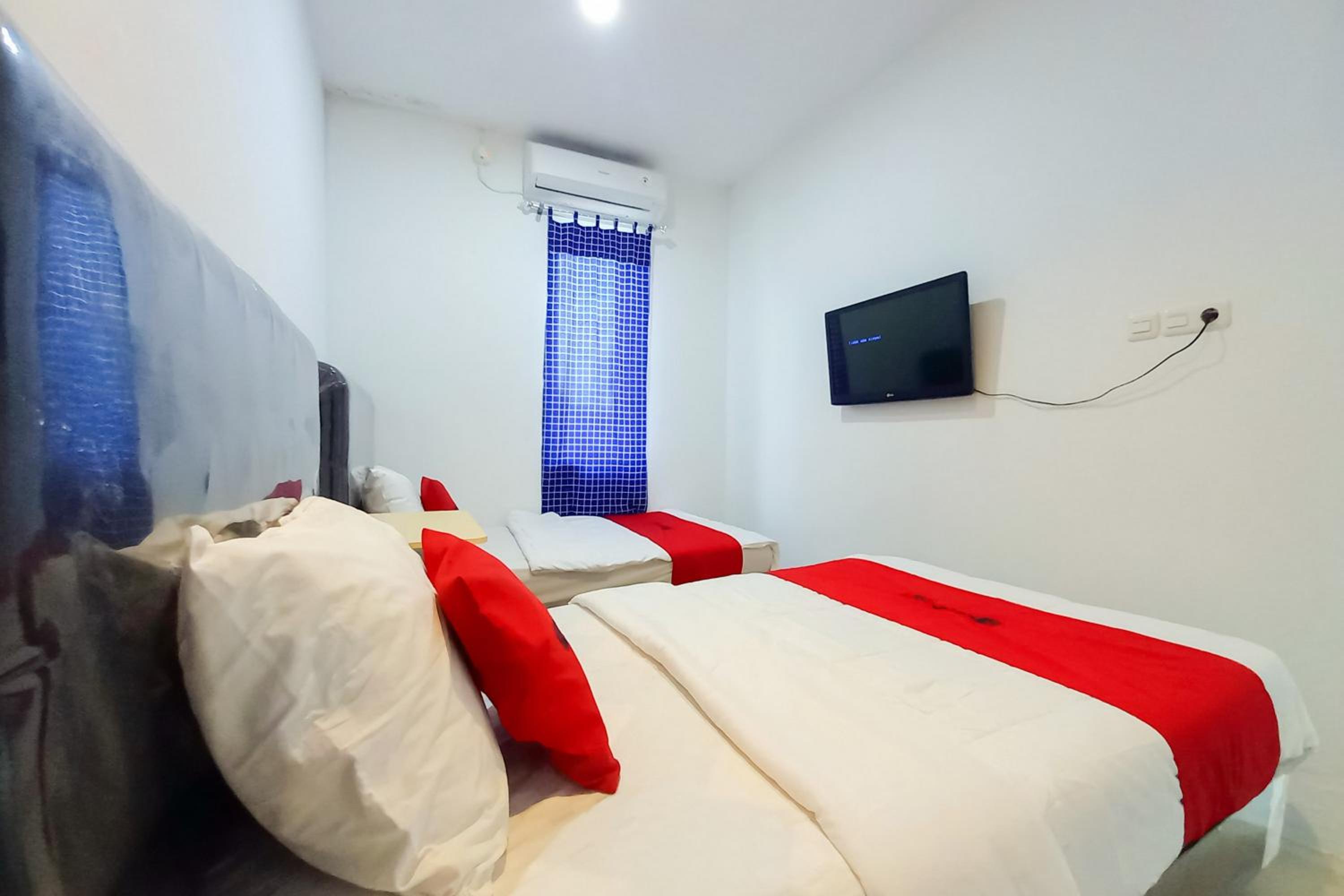 Standard Twin Room - Photo 2