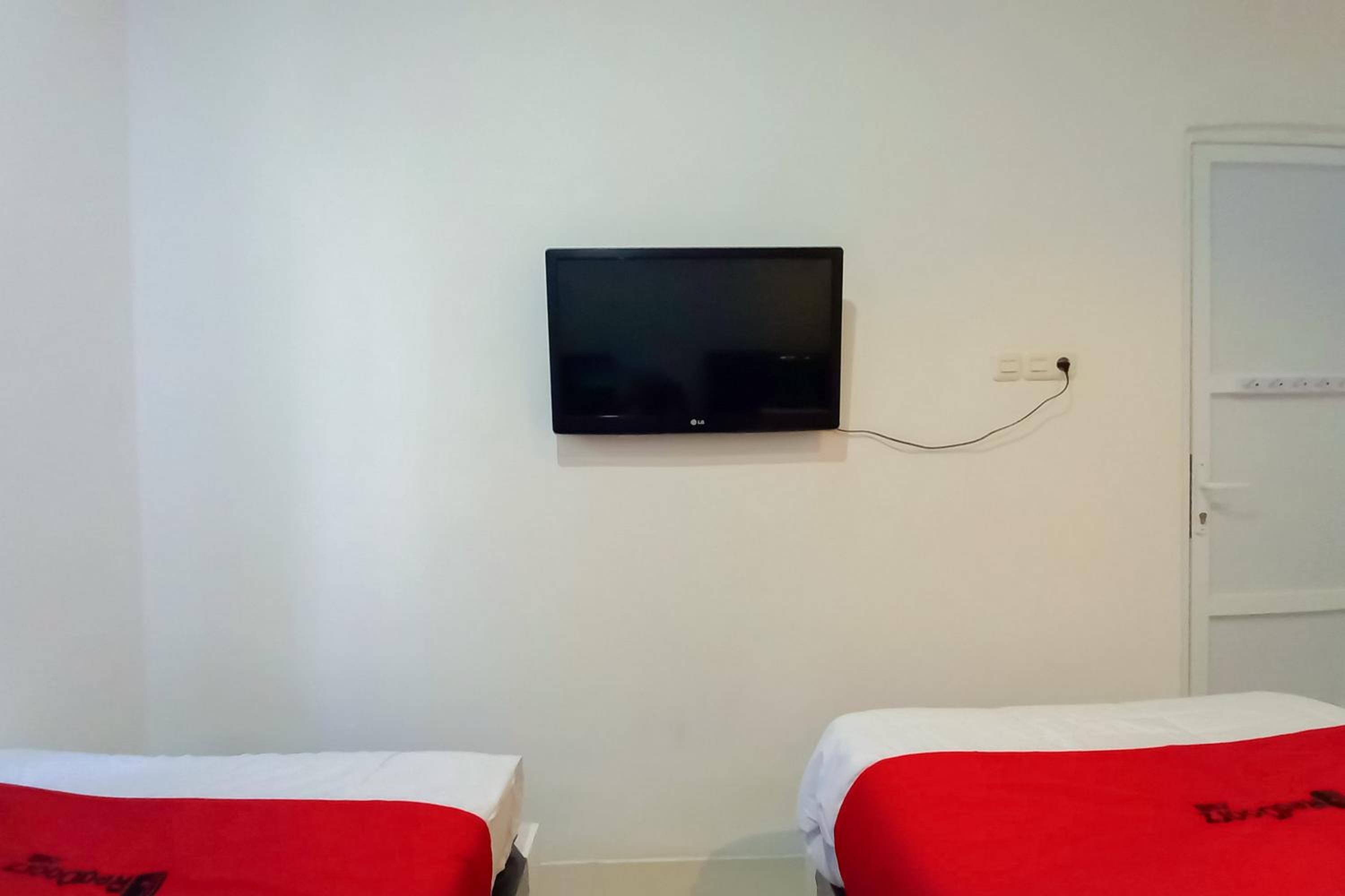 Standard Twin Room - Photo 6