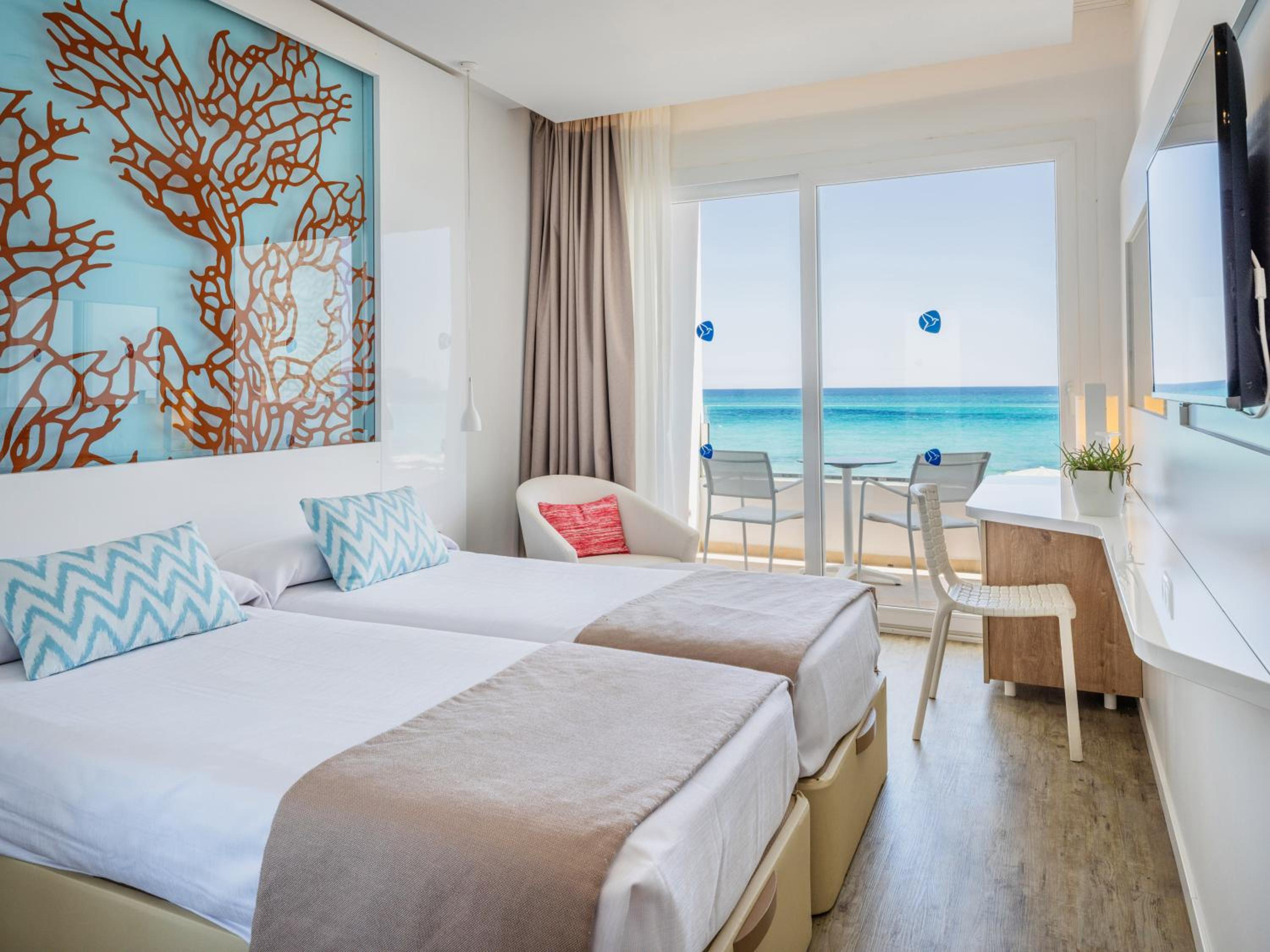 Twin Room with Sea View photo 2