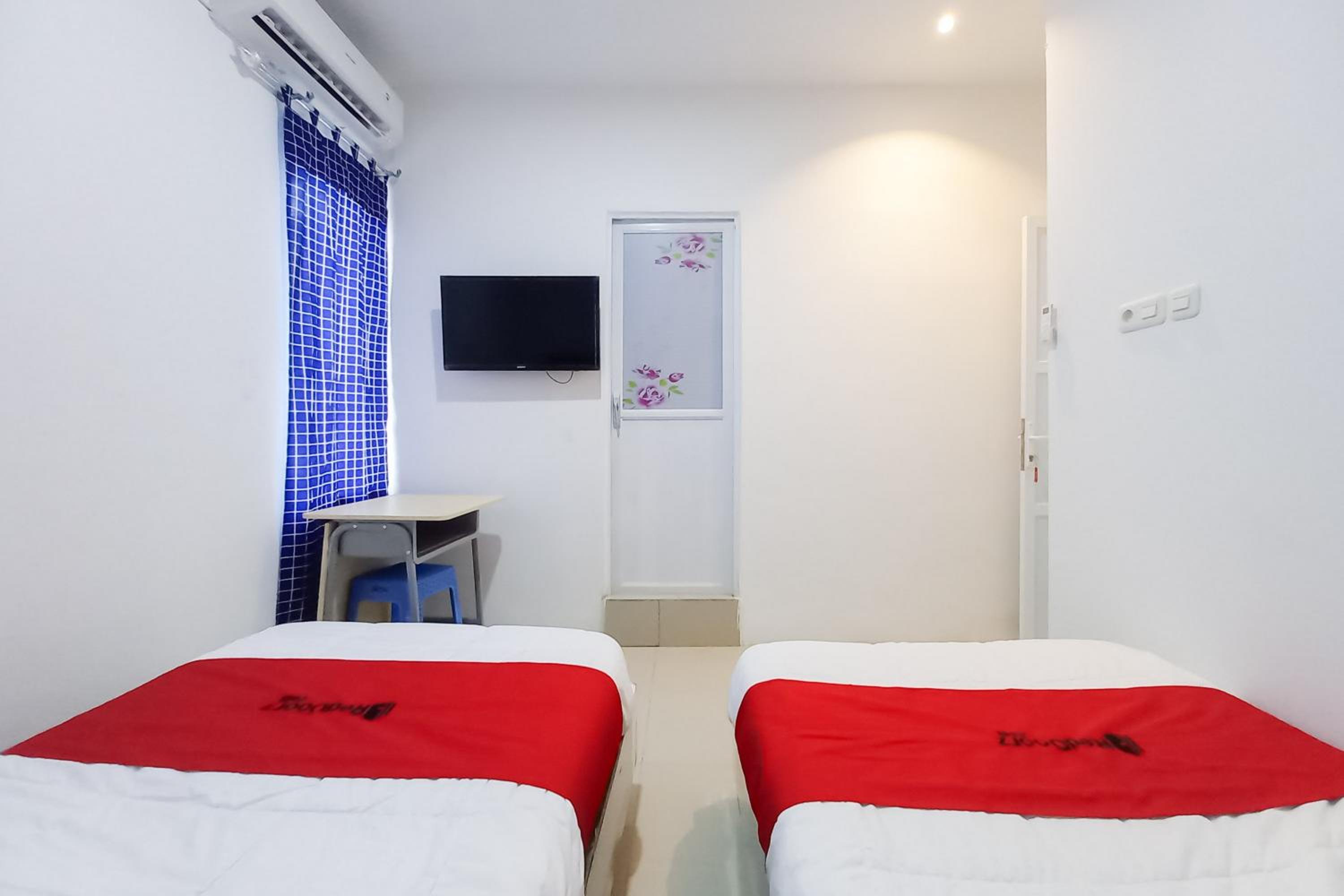 Standard Twin Room - Photo 5
