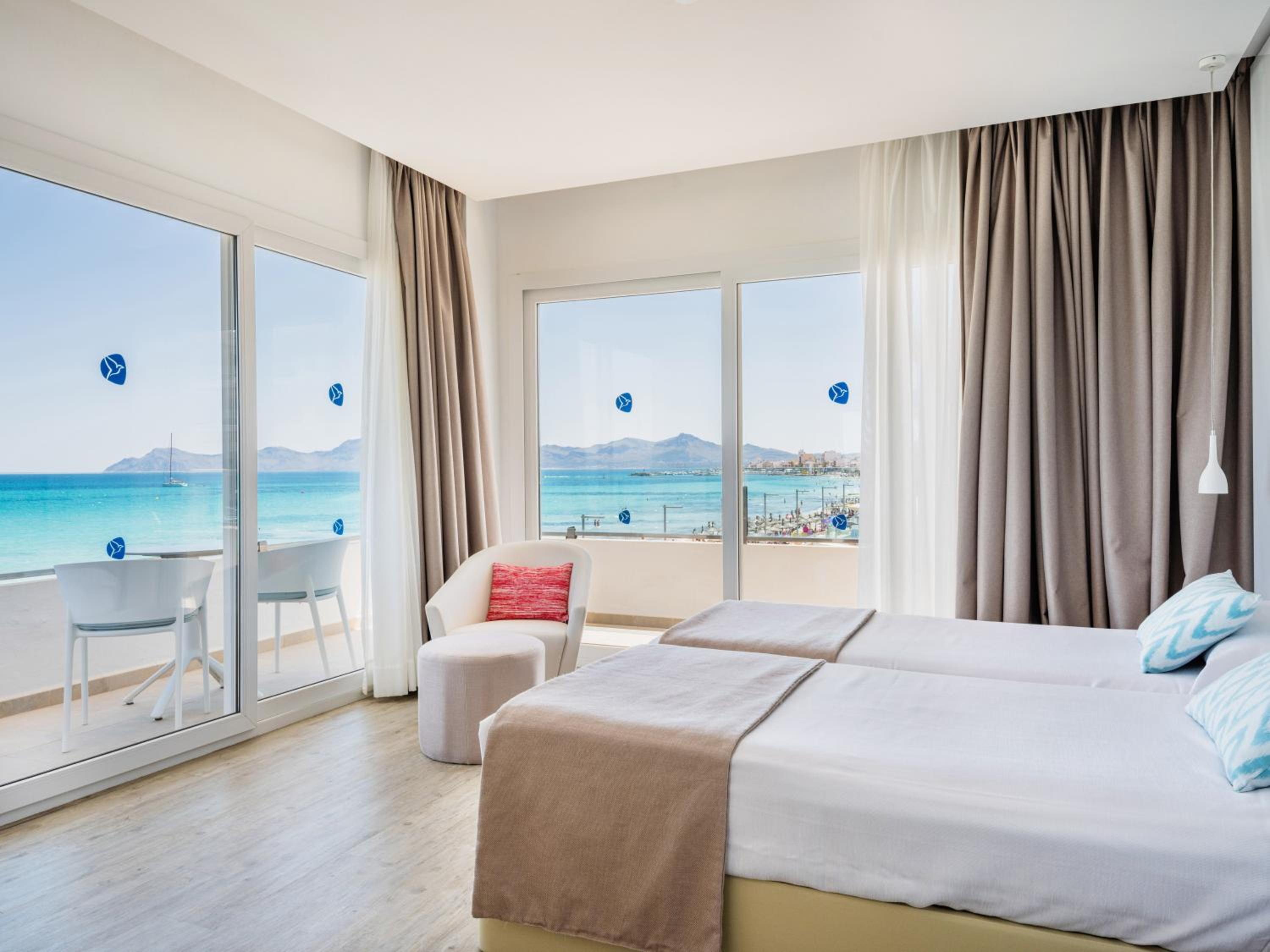 Premium Double Room with Sea View photo 2