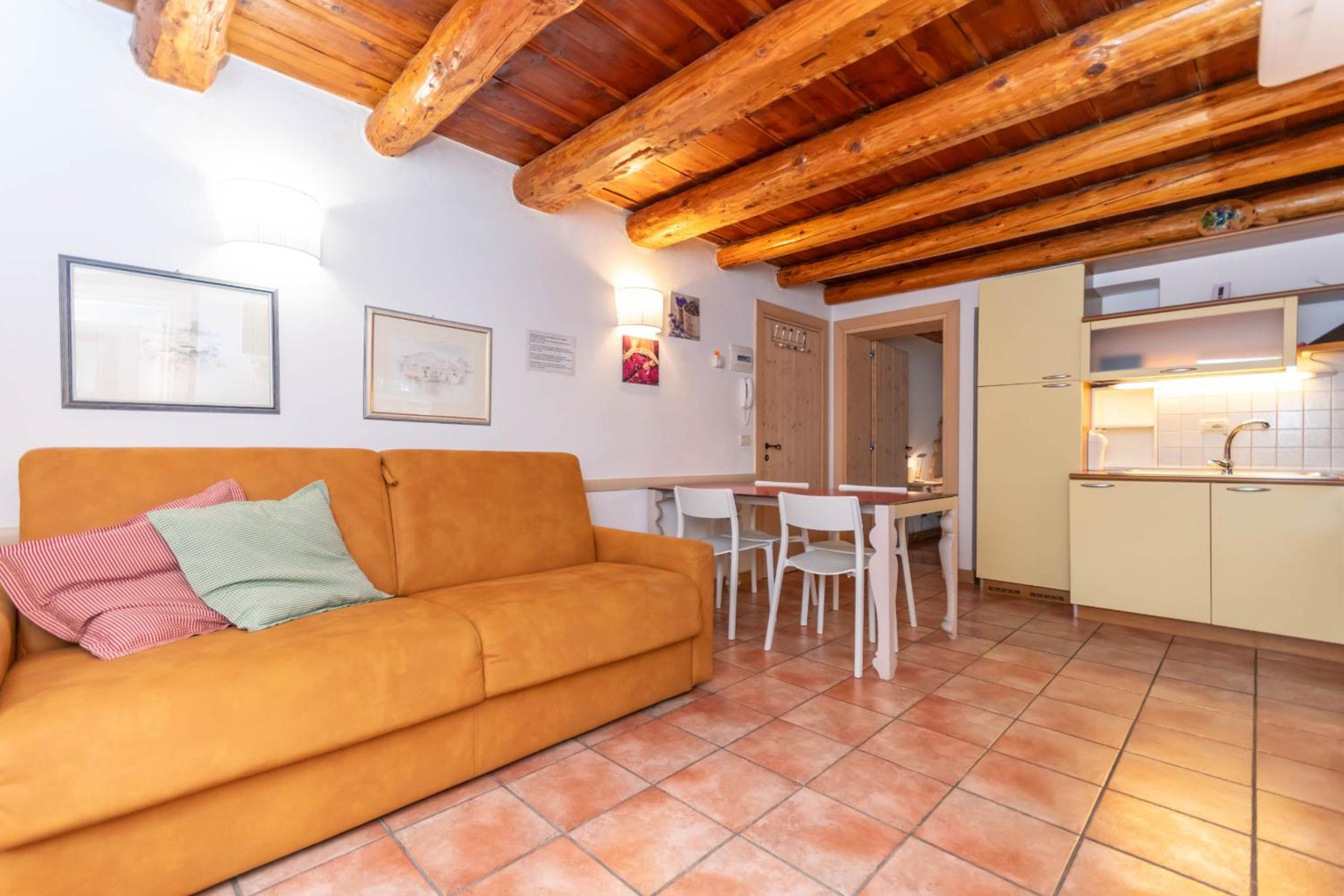 One-Bedroom Apartment with Balcony photo 1