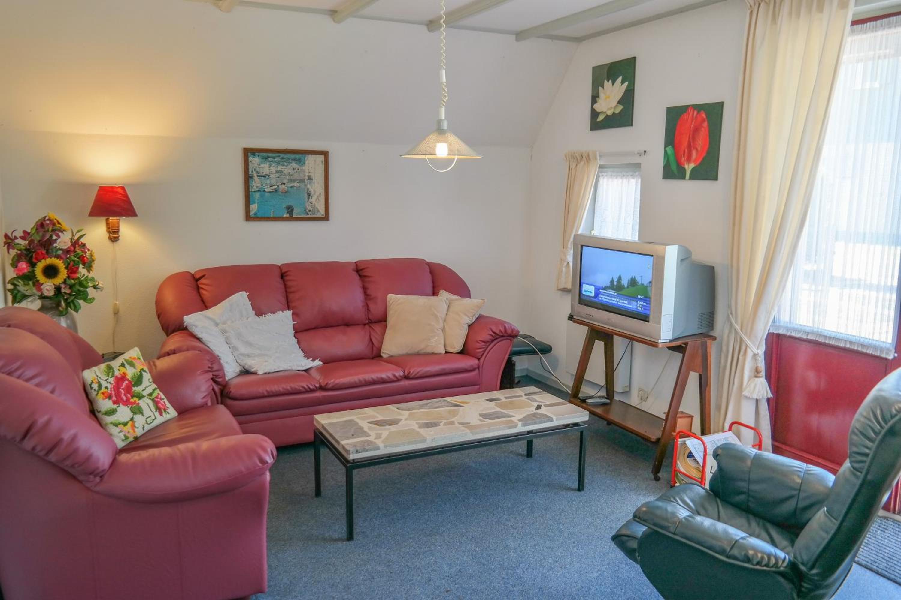 Bungalow photo 1