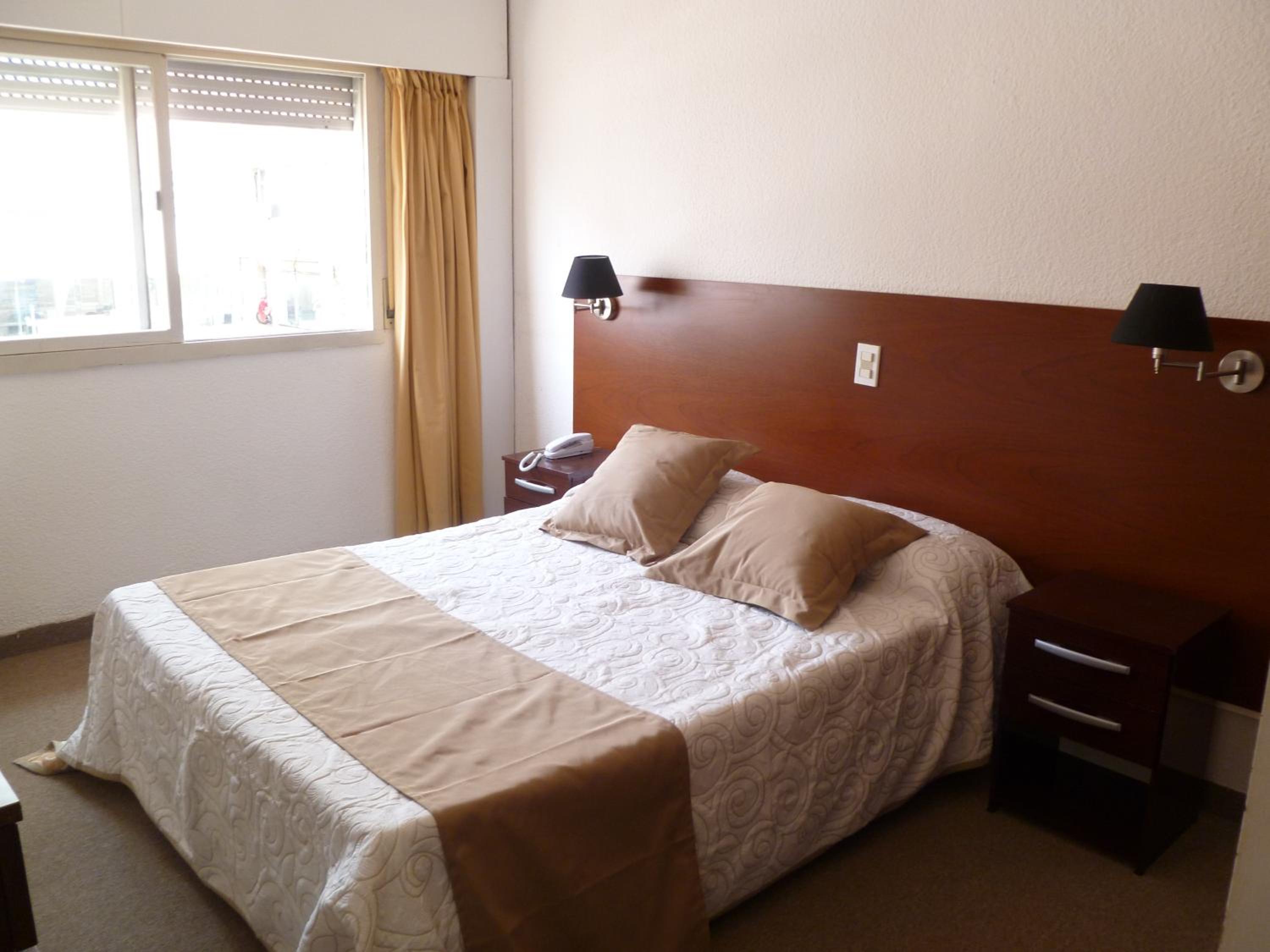 Standard Double Room - Photo 7