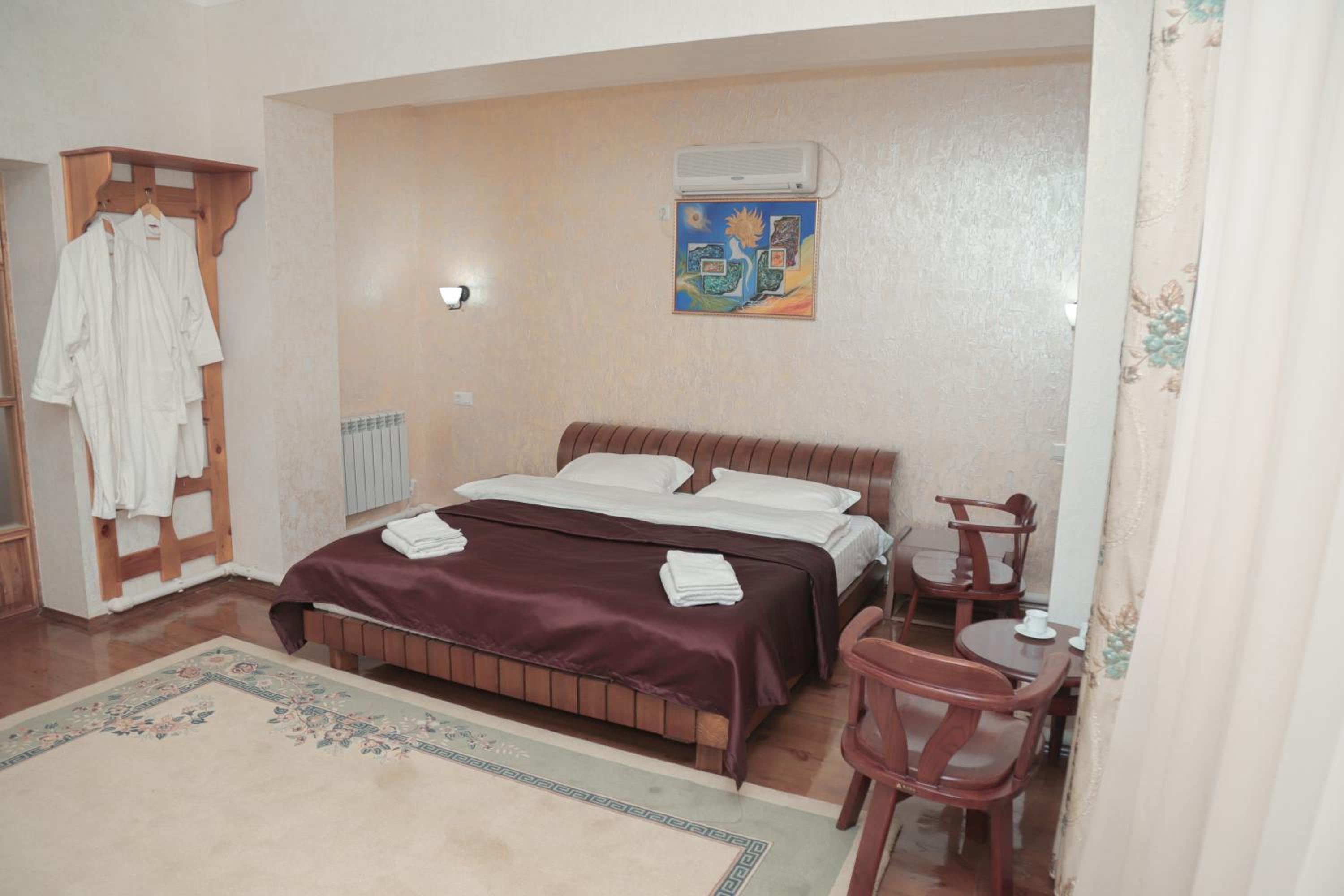Double Or Twin Room photo 3