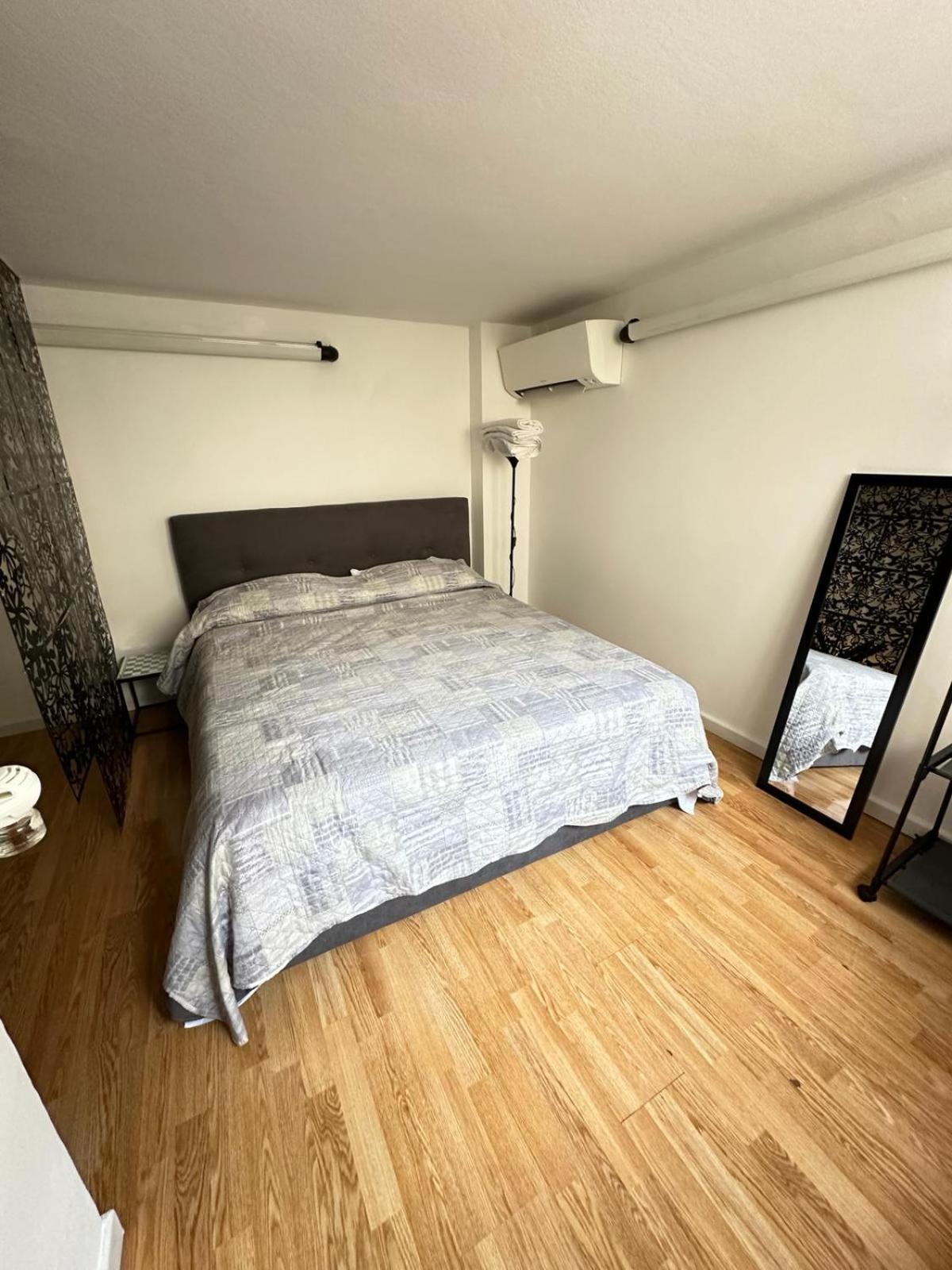 Deluxe Studio