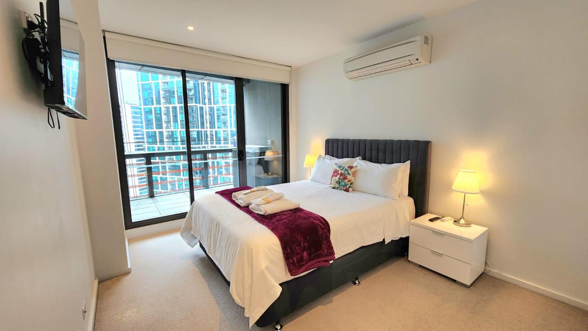 Premium 3 Bedroom Apartment With Water Views - Photo 9
