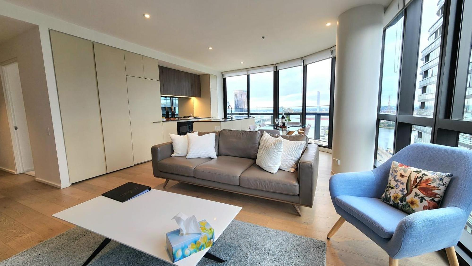 Premium 3 Bedroom Apartment With Water Views - Photo 17
