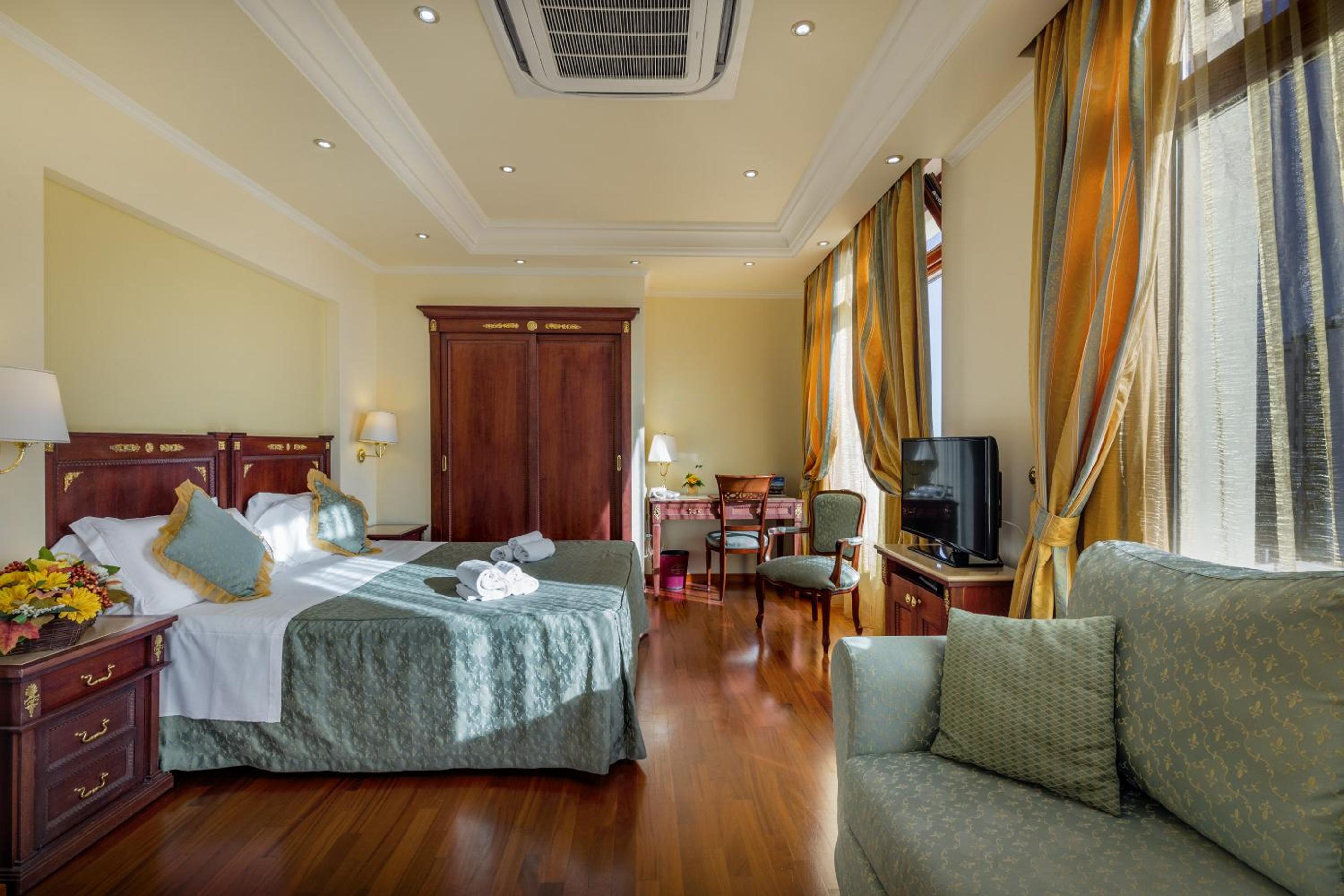 Superior Double Room - Photo 2