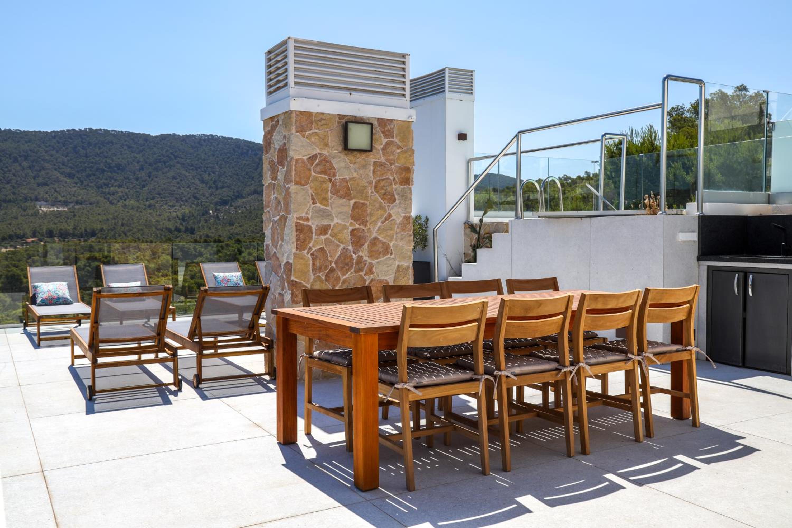Grand Four Bedroom Penthouse With Panoramic Sea View photo 3