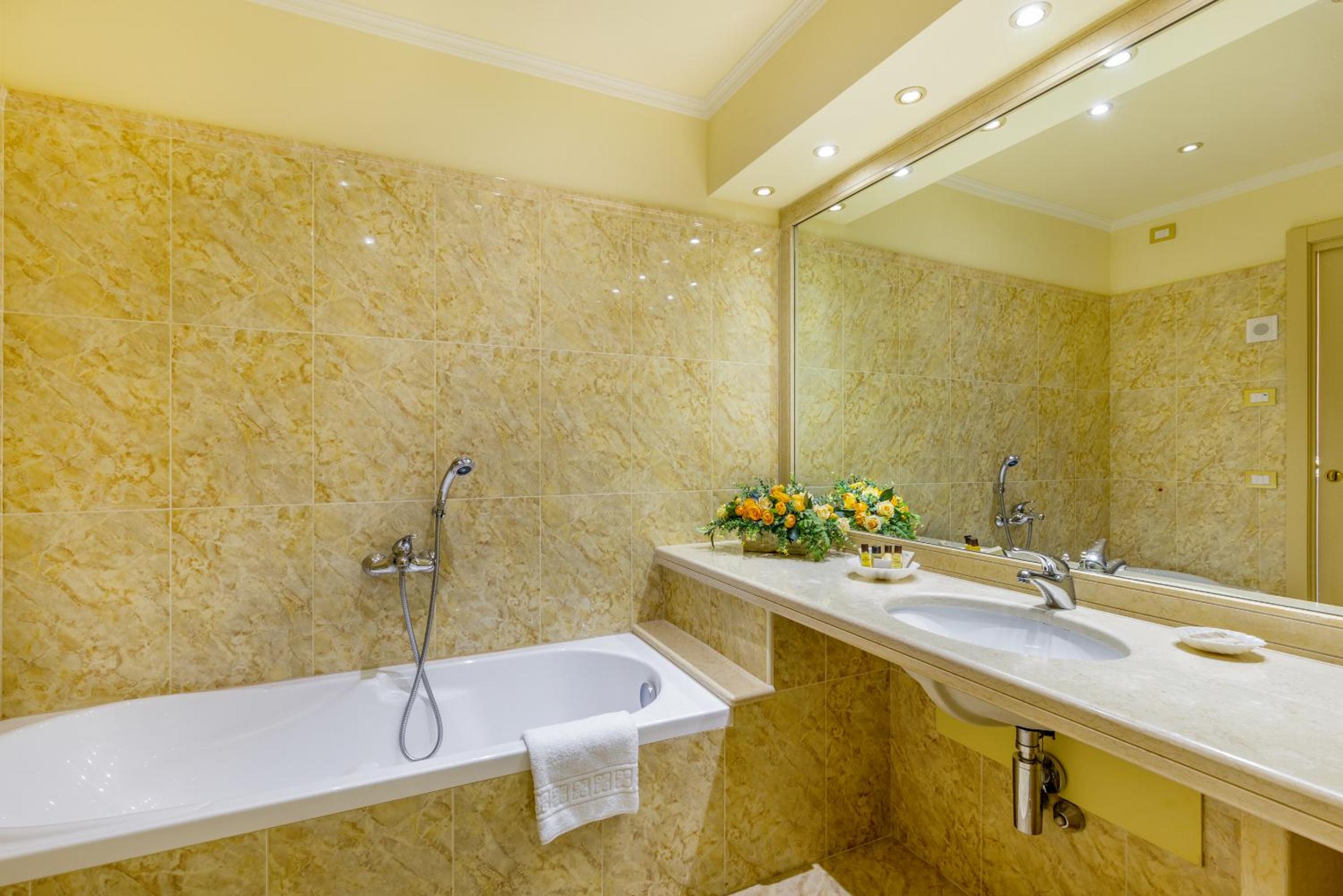 Superior Double Room - Photo 3