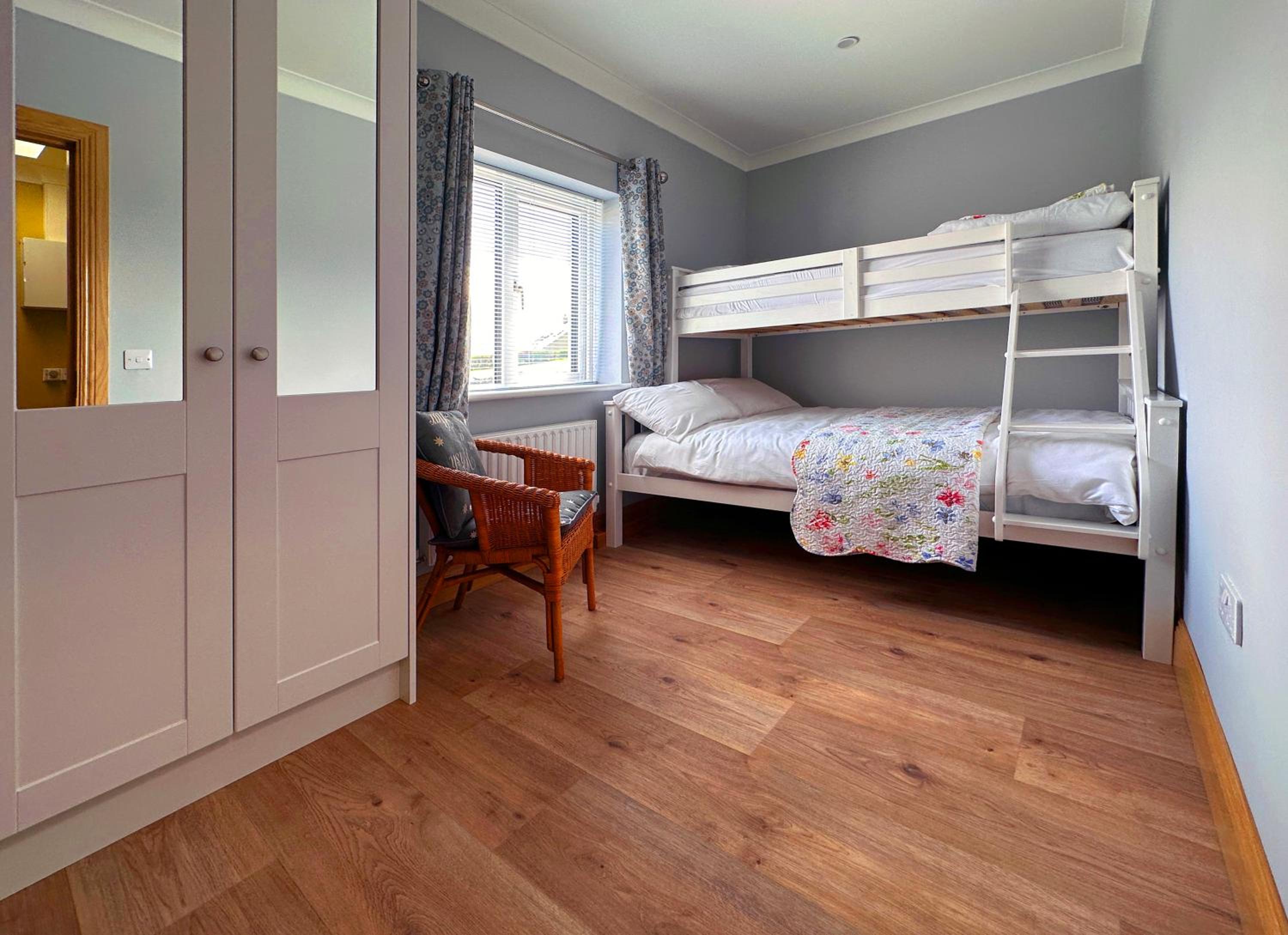 Three-Bedroom House photo 3