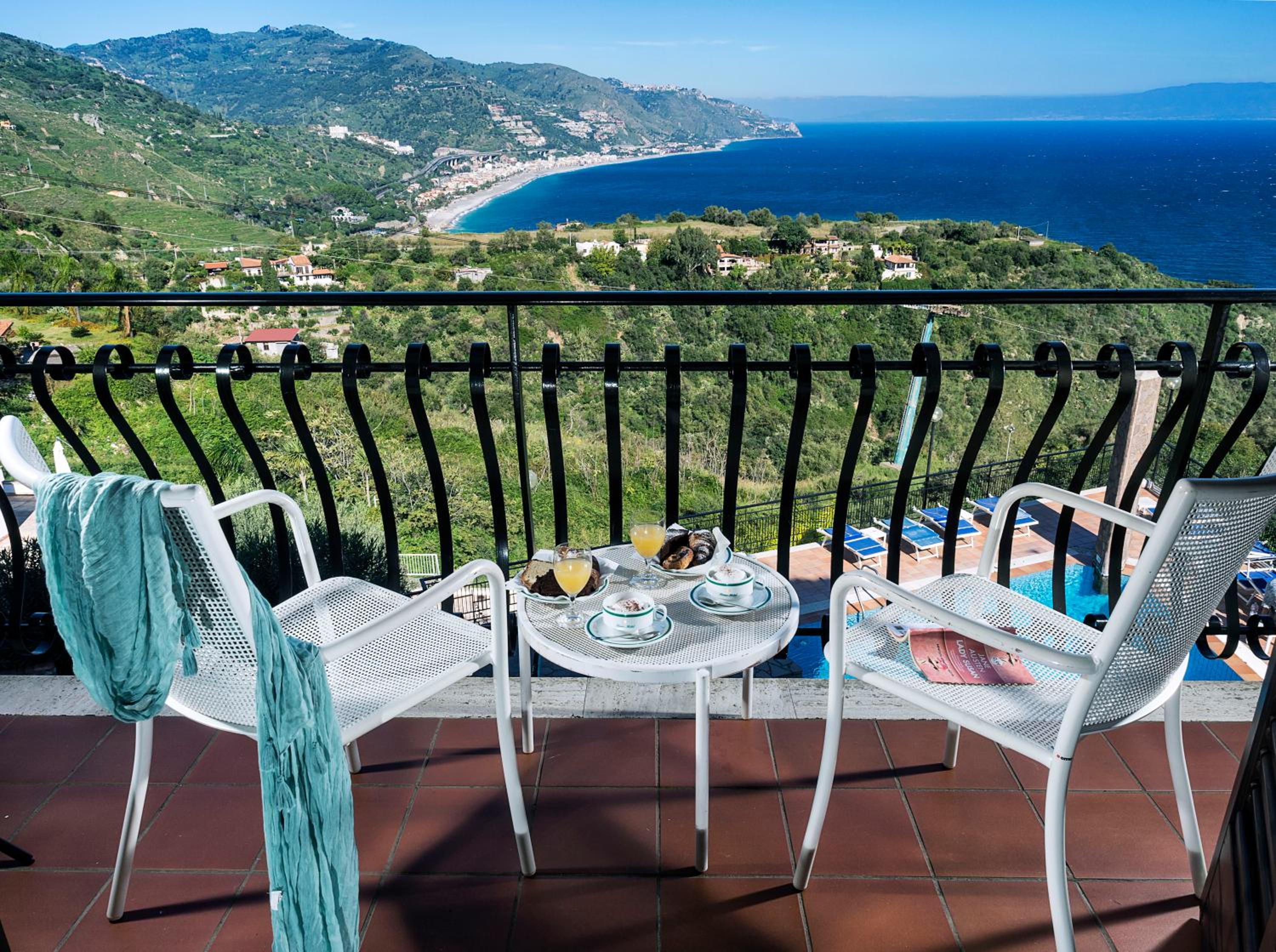 Superior Double or Twin Room with Sea View - Photo 10