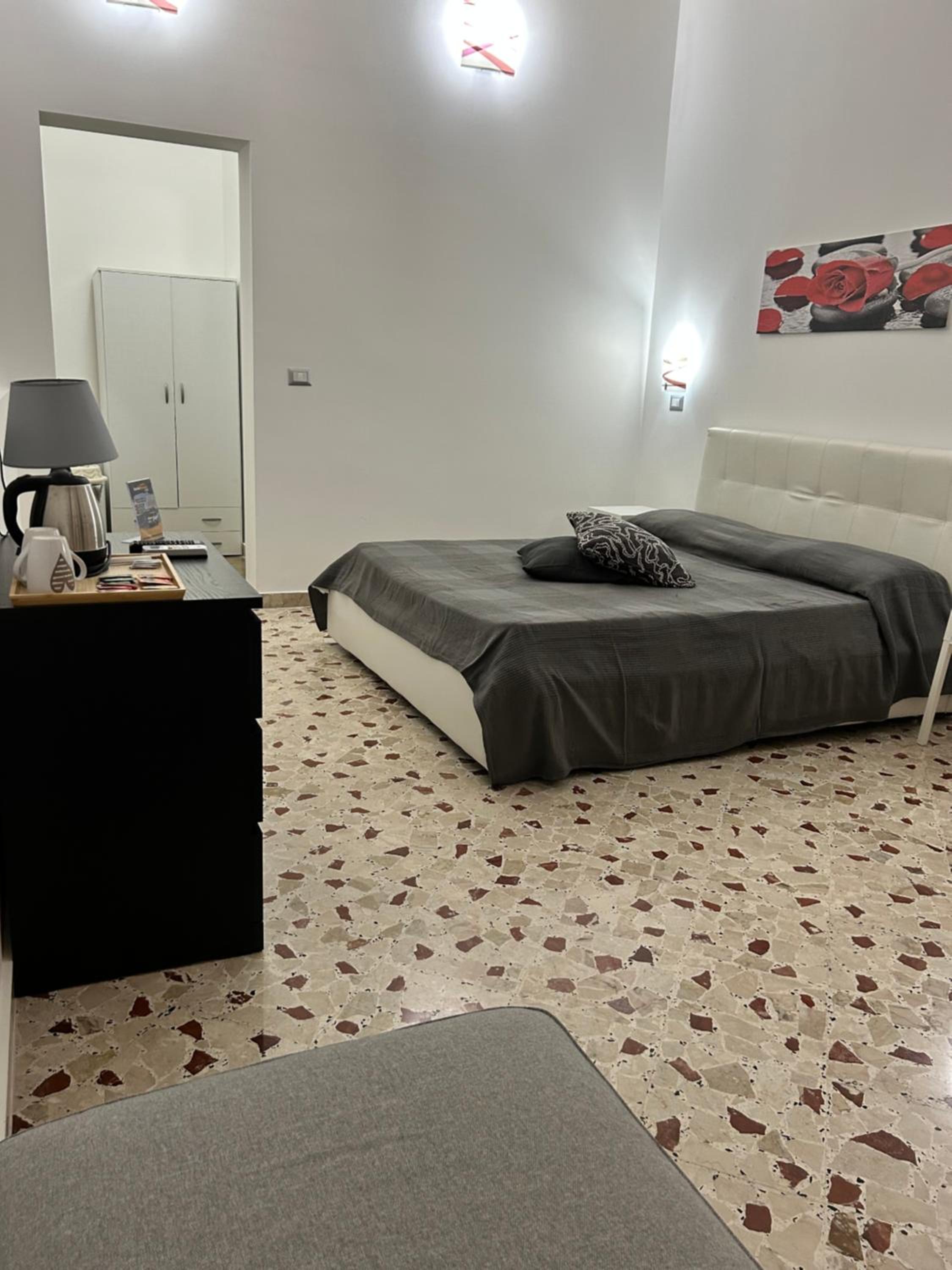 Double Room - Photo 2