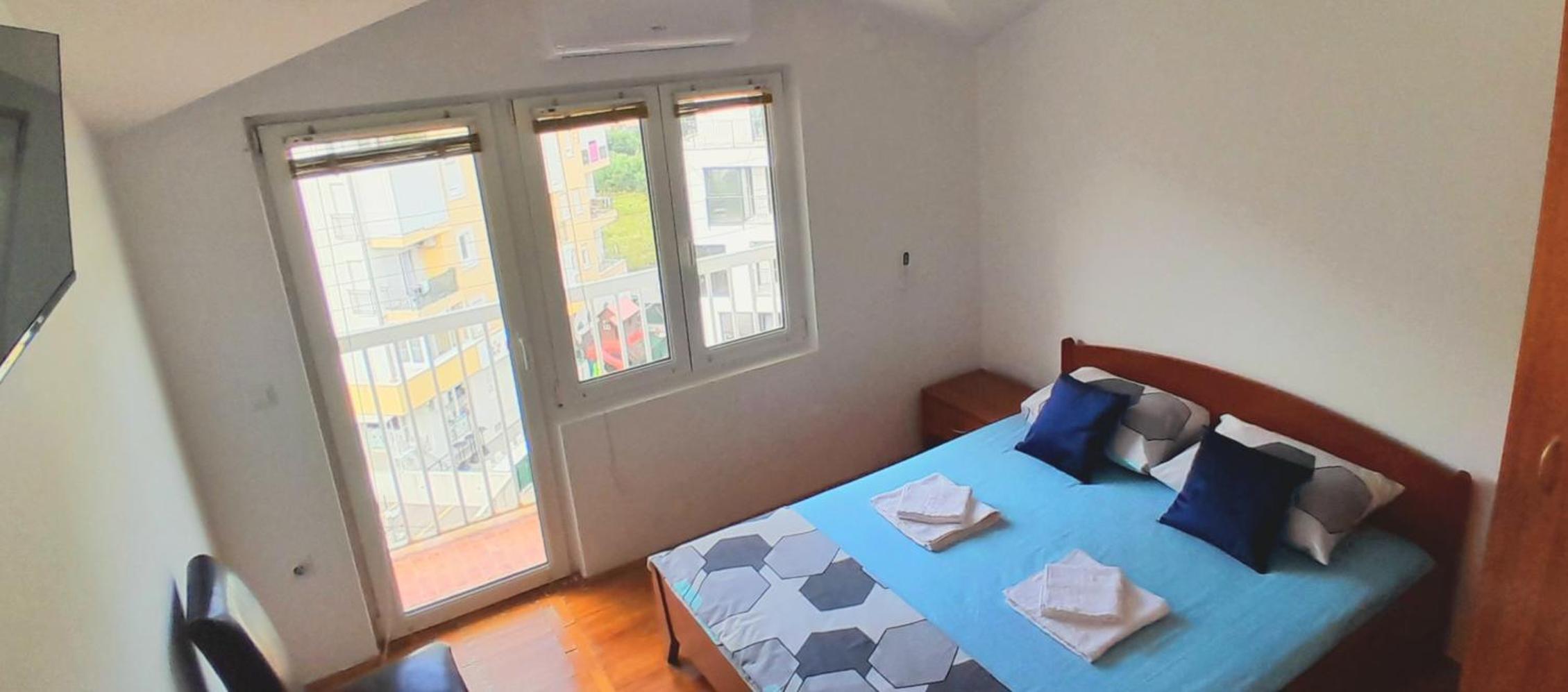 Four-Bedroom Apartment With Balcony  photo 2